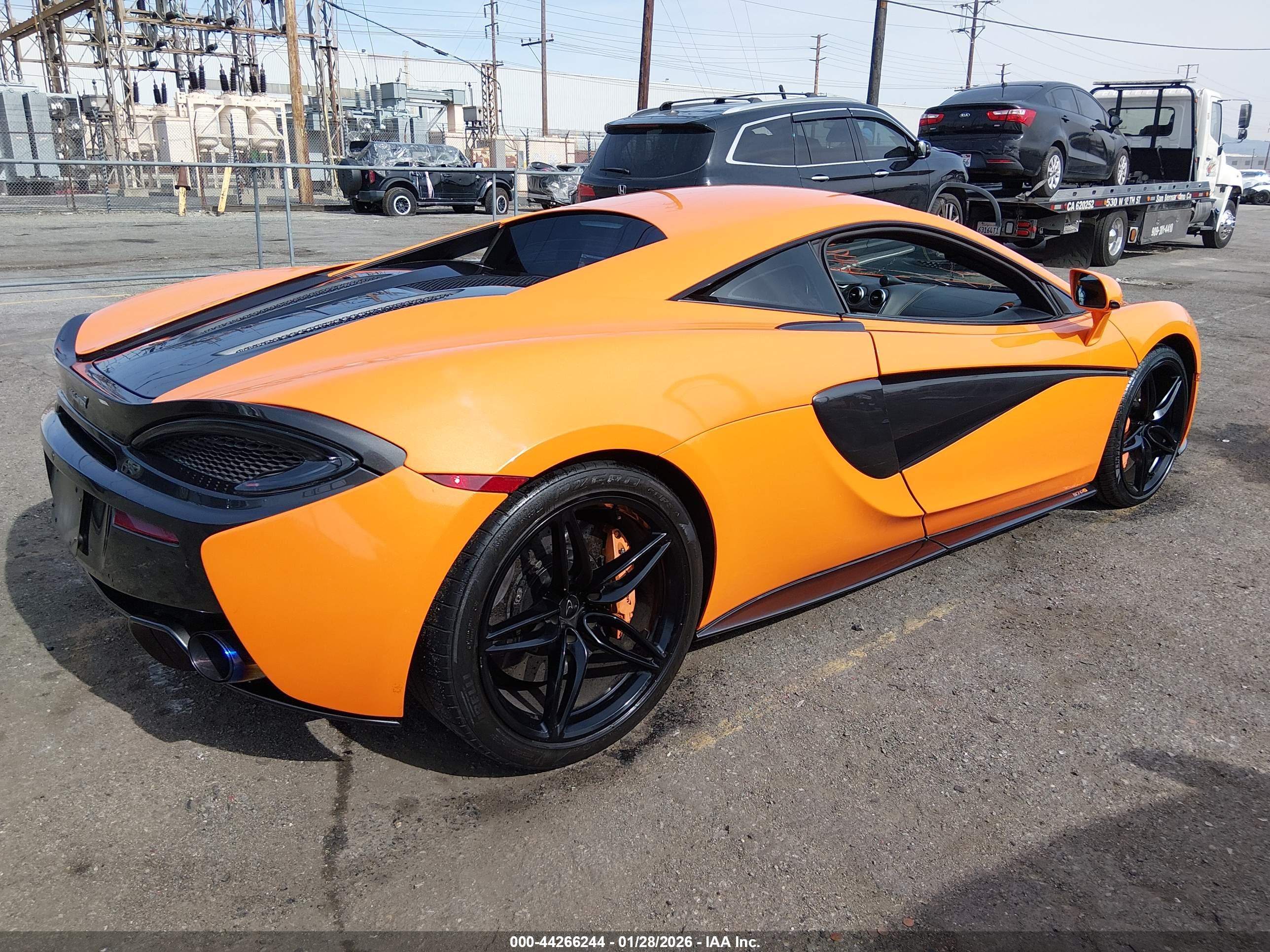 MCLAREN 570S image 4