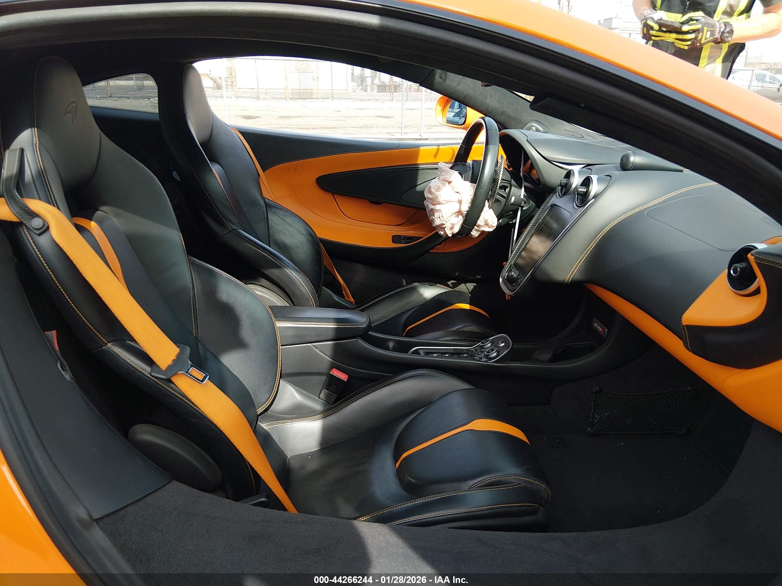 MCLAREN 570S image 5