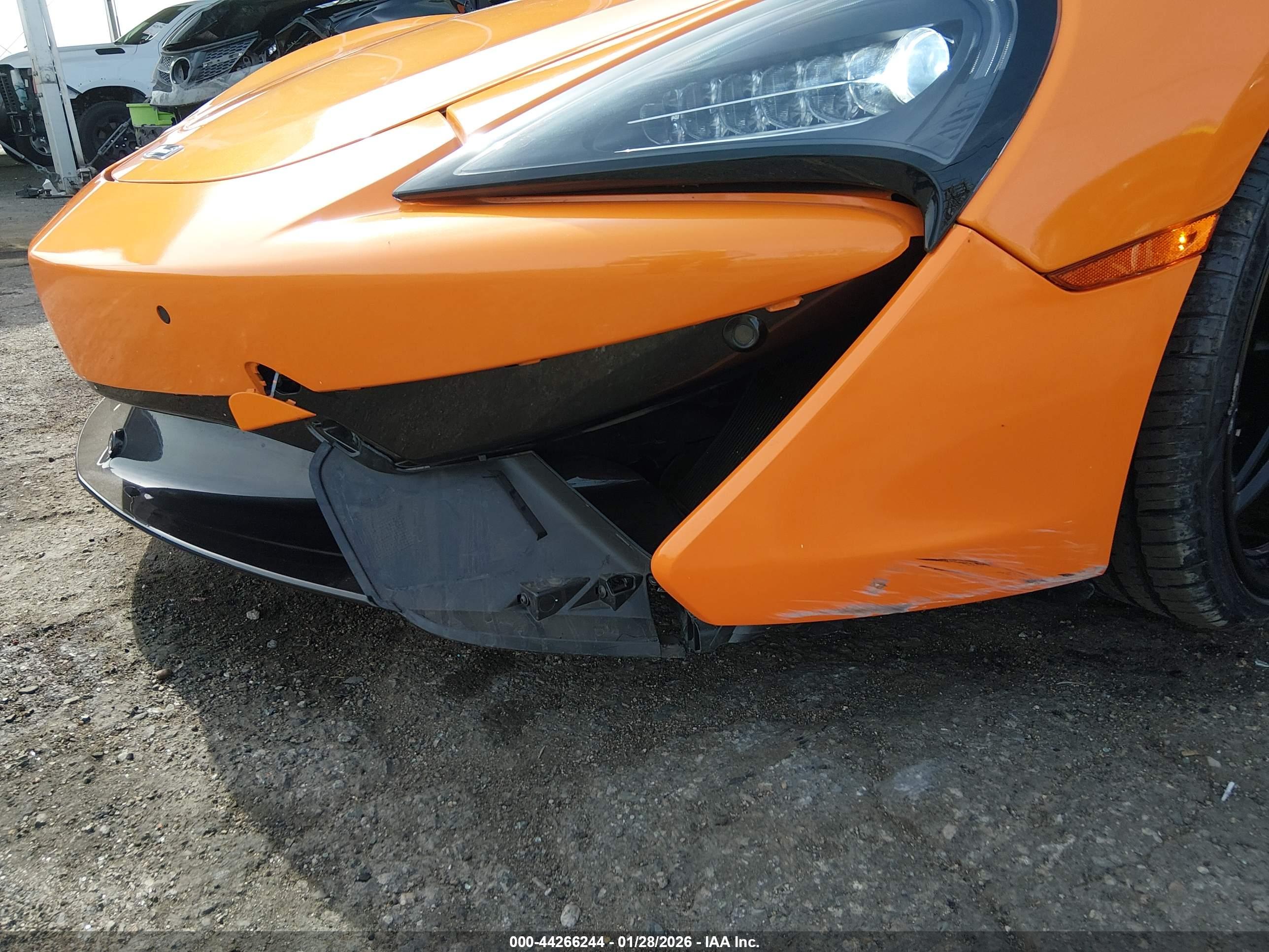 MCLAREN 570S image 6