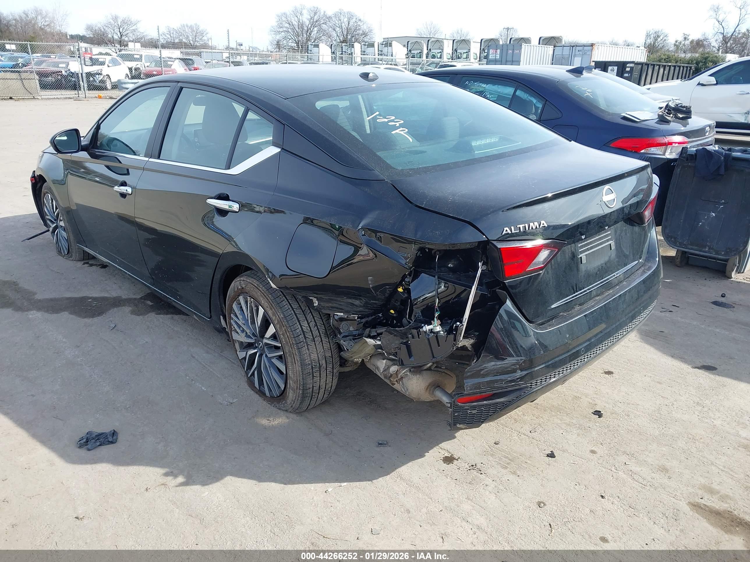NISSAN ALTIMA image 3