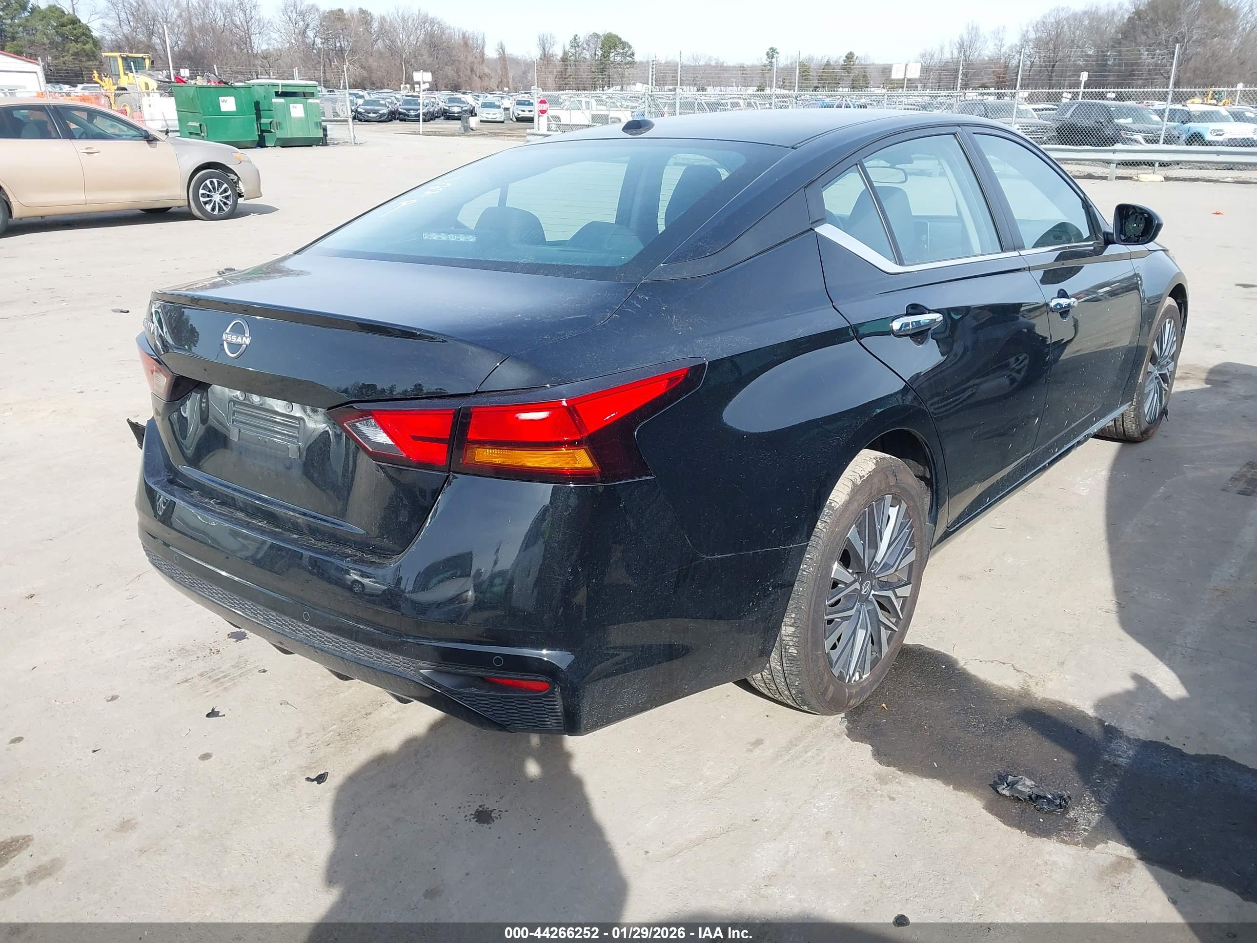 NISSAN ALTIMA image 4