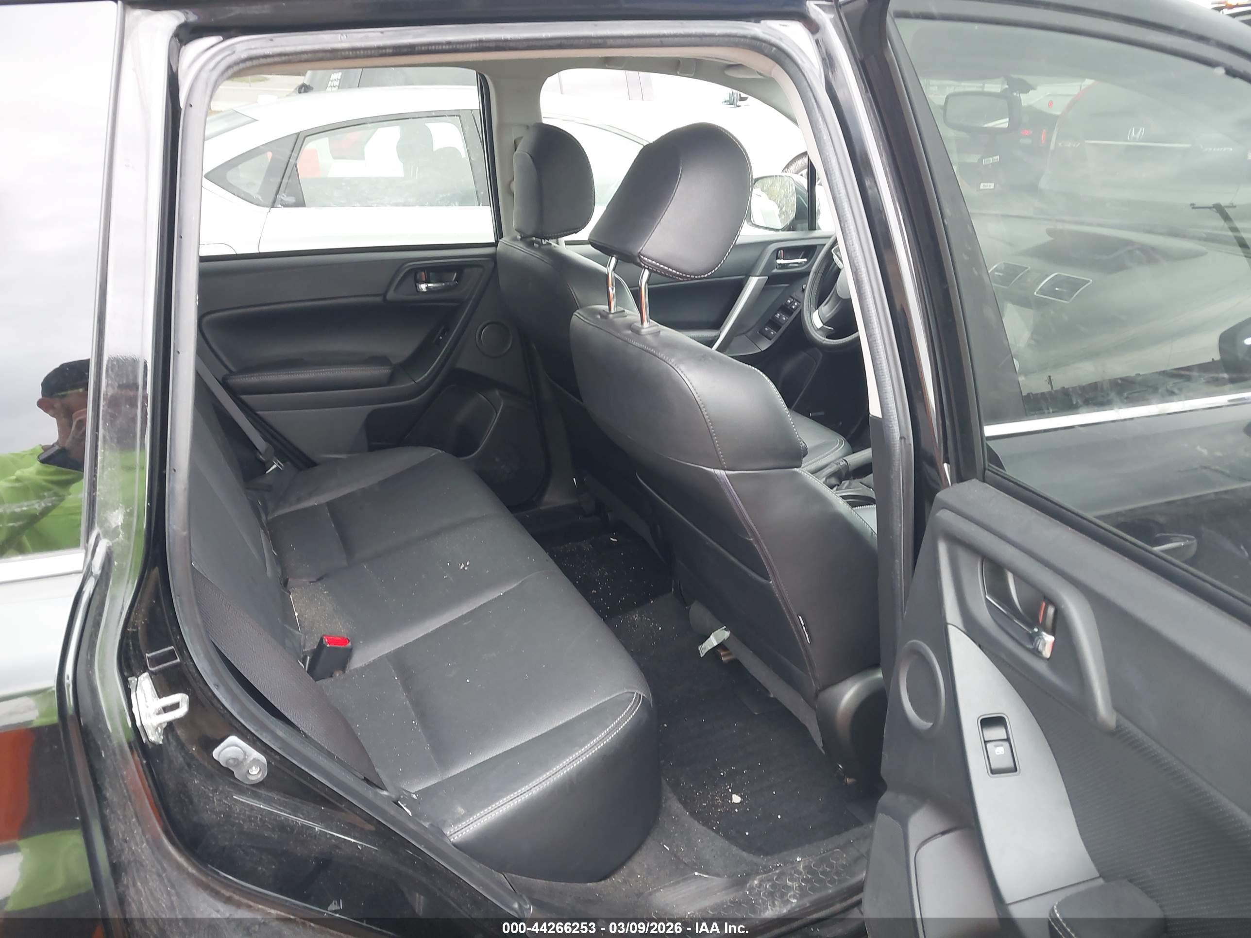 SUBARU FORESTER image 8