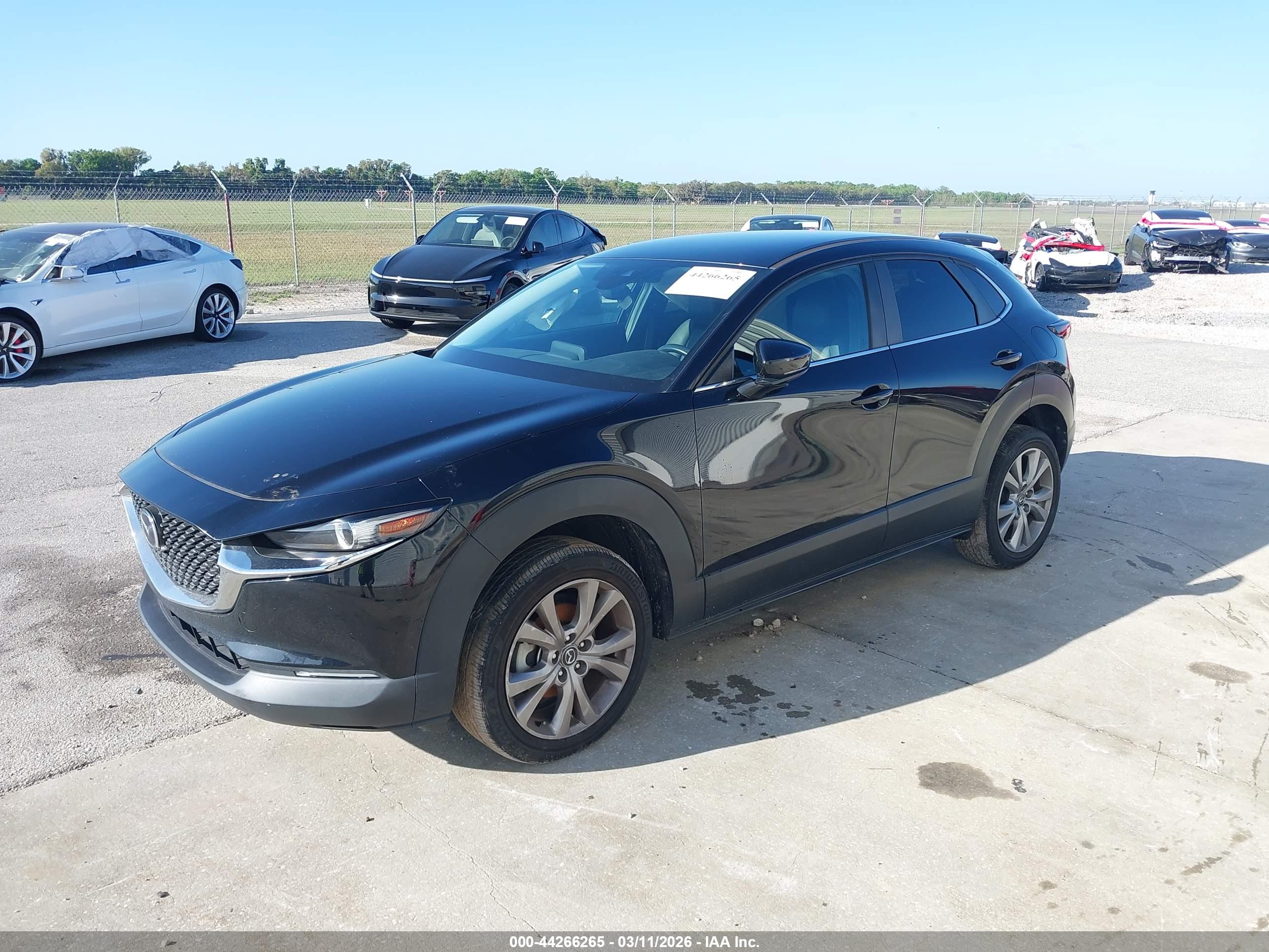 MAZDA CX-30 image 2
