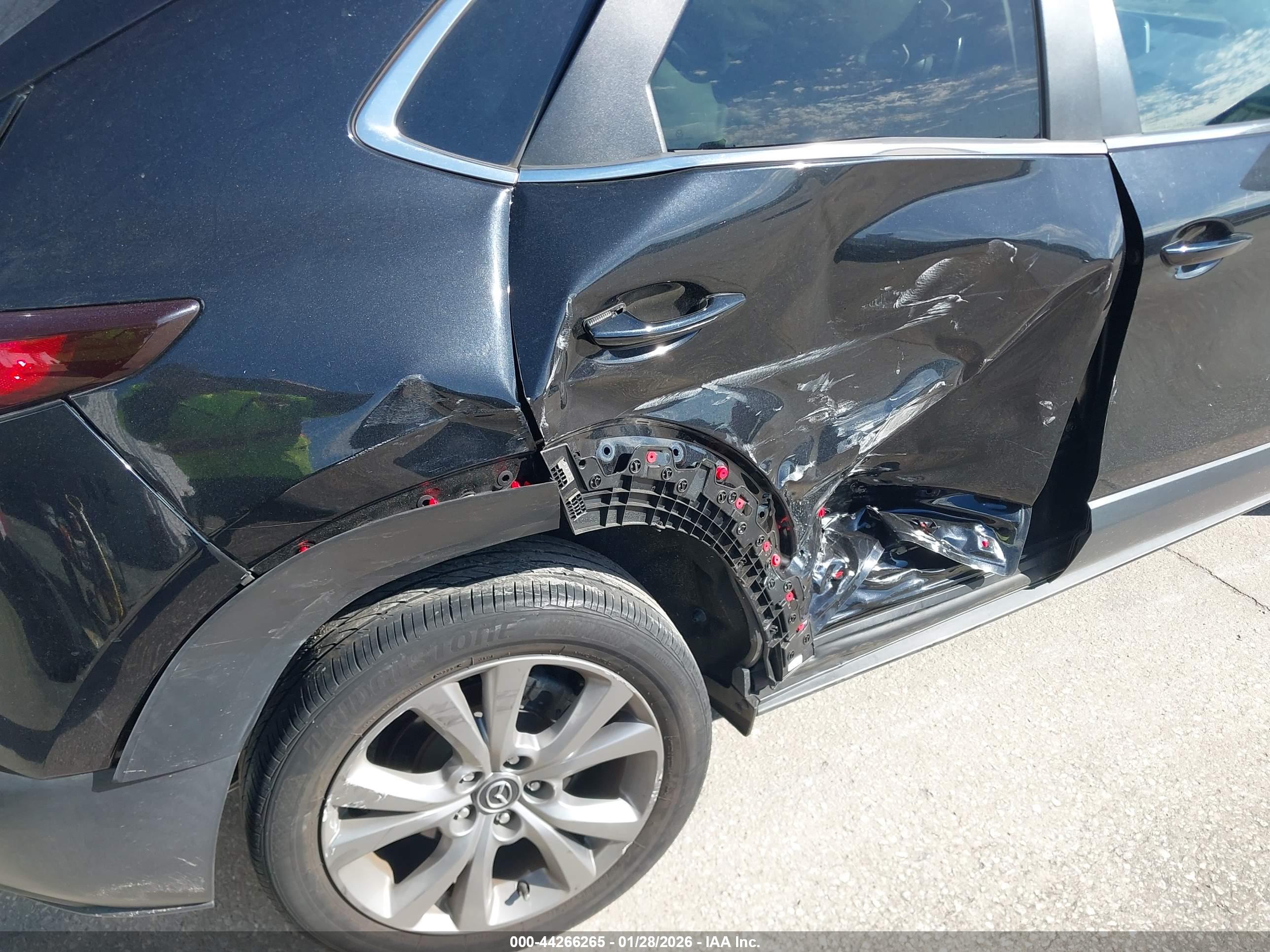 MAZDA CX-30 image 6