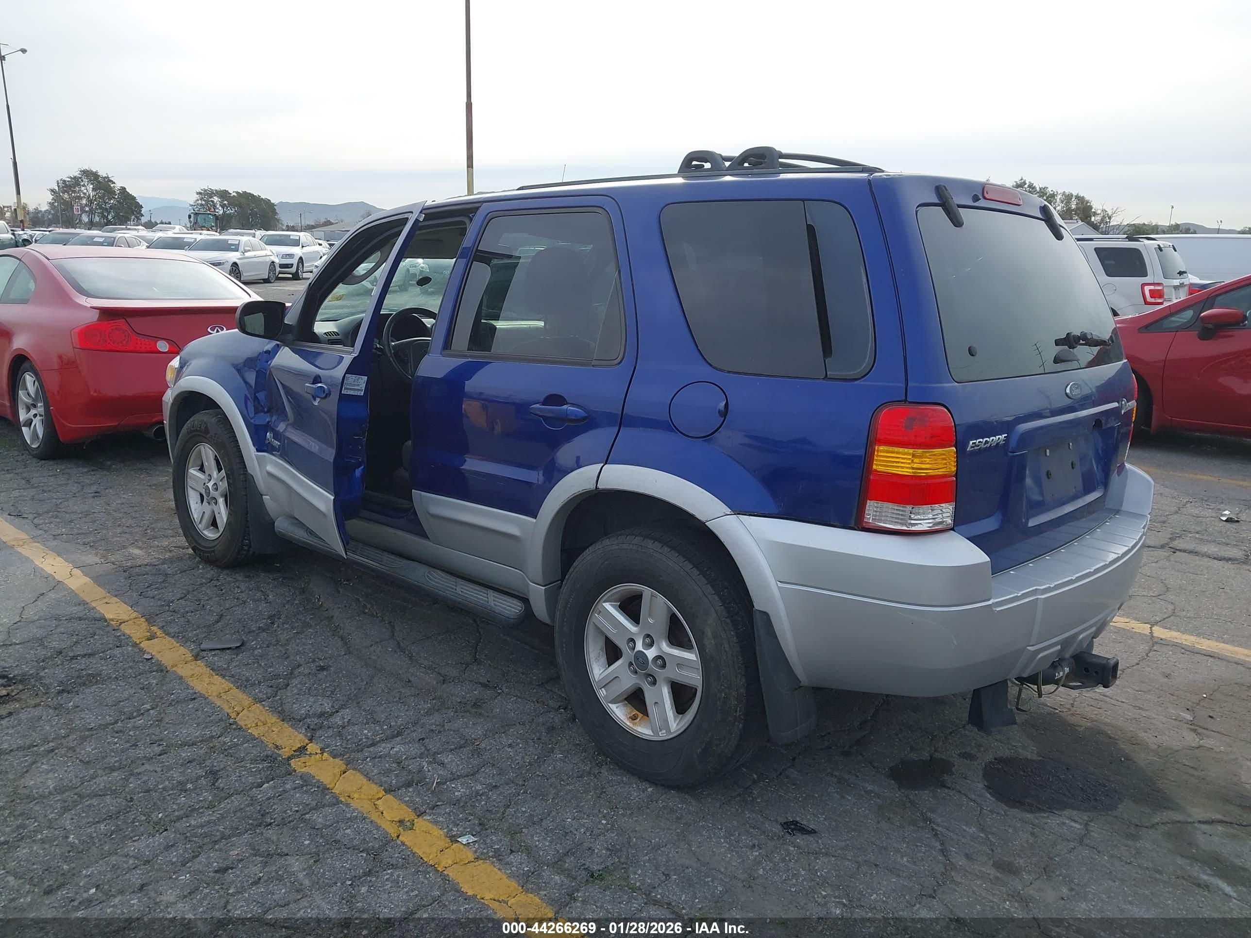 FORD ESCAPE image 3