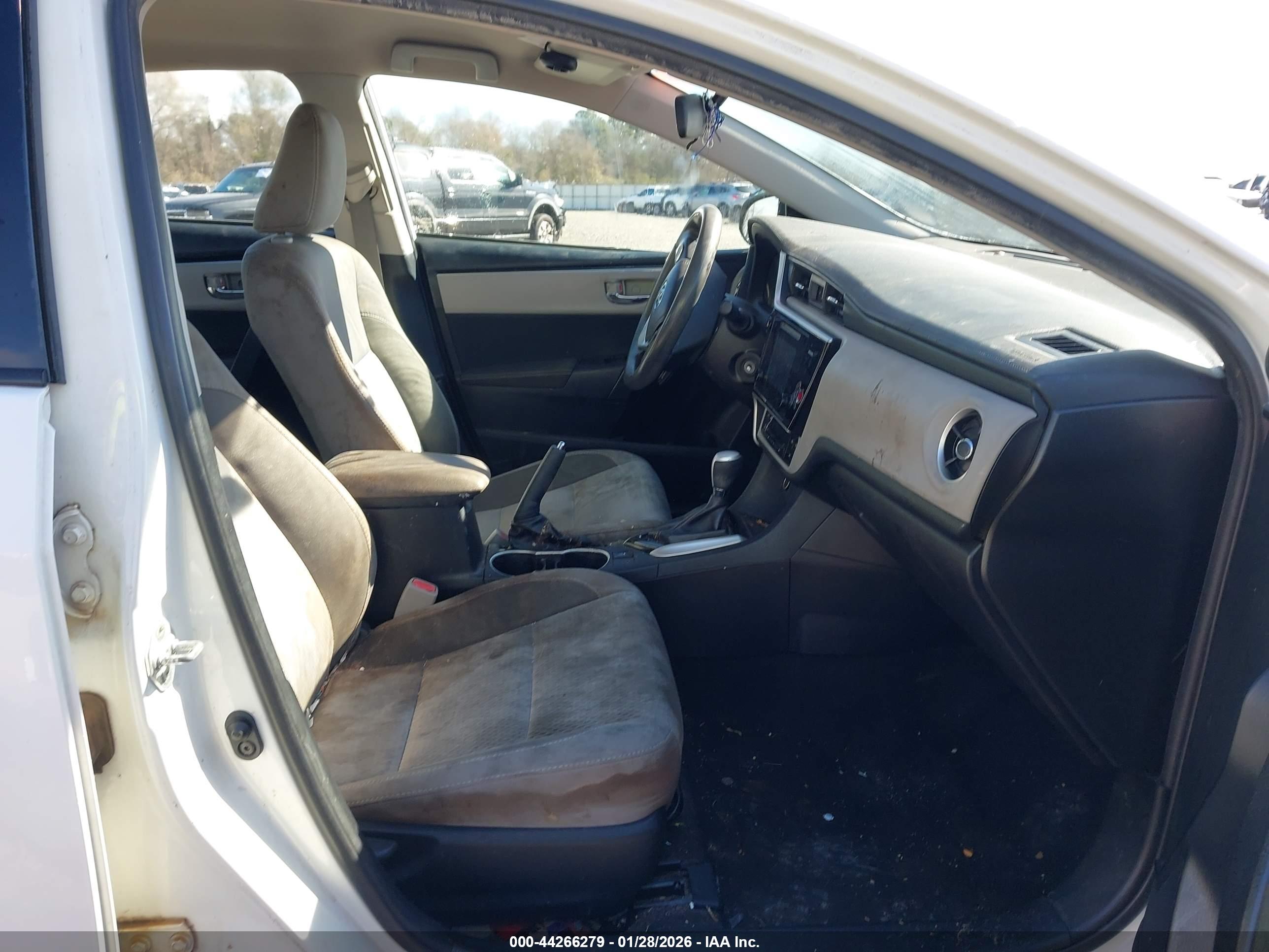 TOYOTA COROLLA image 5