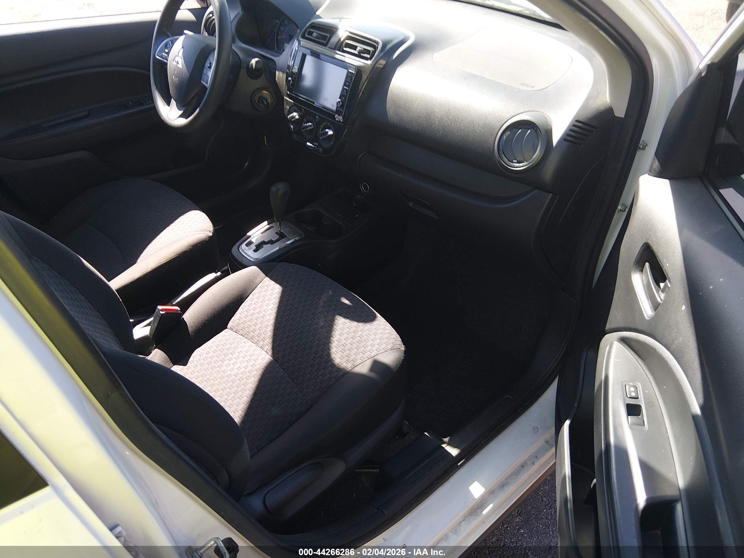 MITSUBISHI MIRAGE image 5