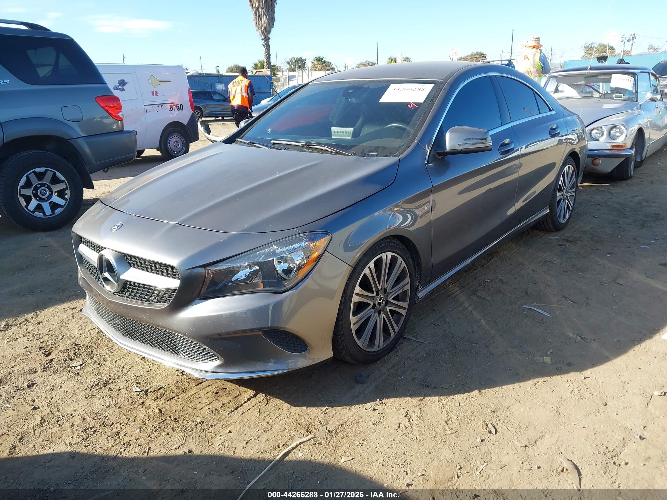 MERCEDES-BENZ CLA image 2