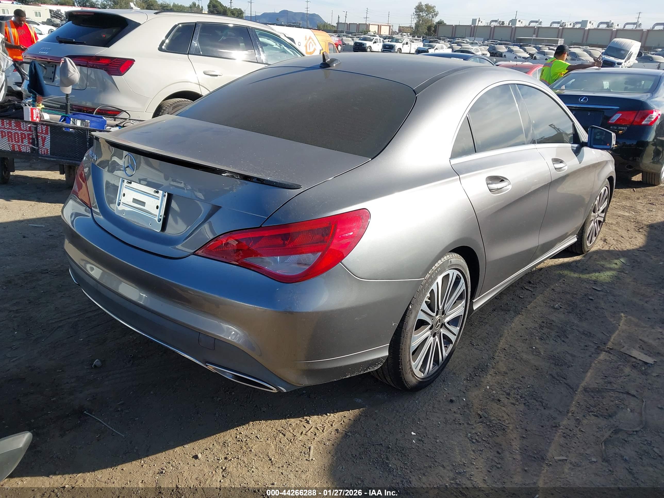 MERCEDES-BENZ CLA image 4