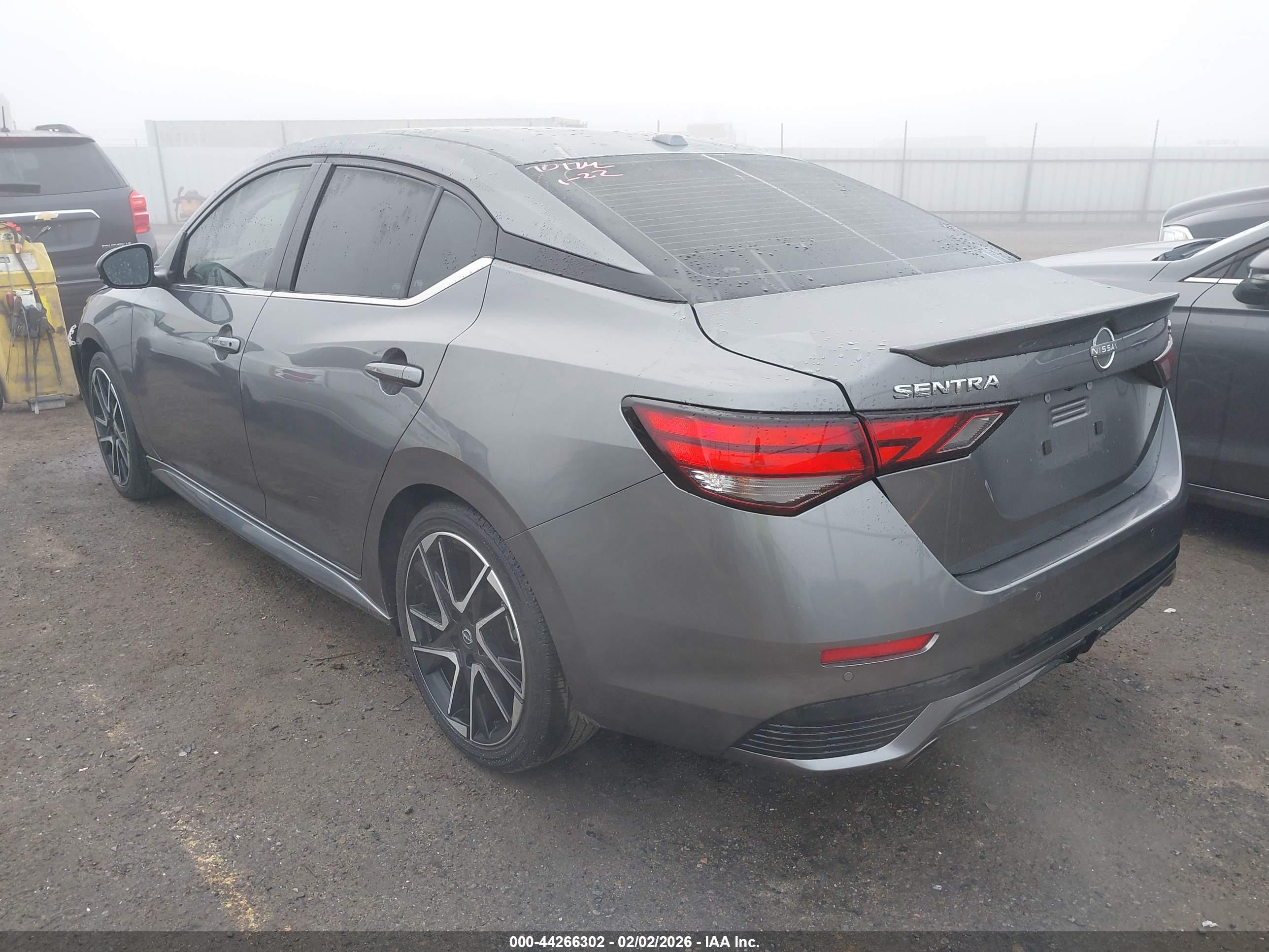 NISSAN SENTRA image 3