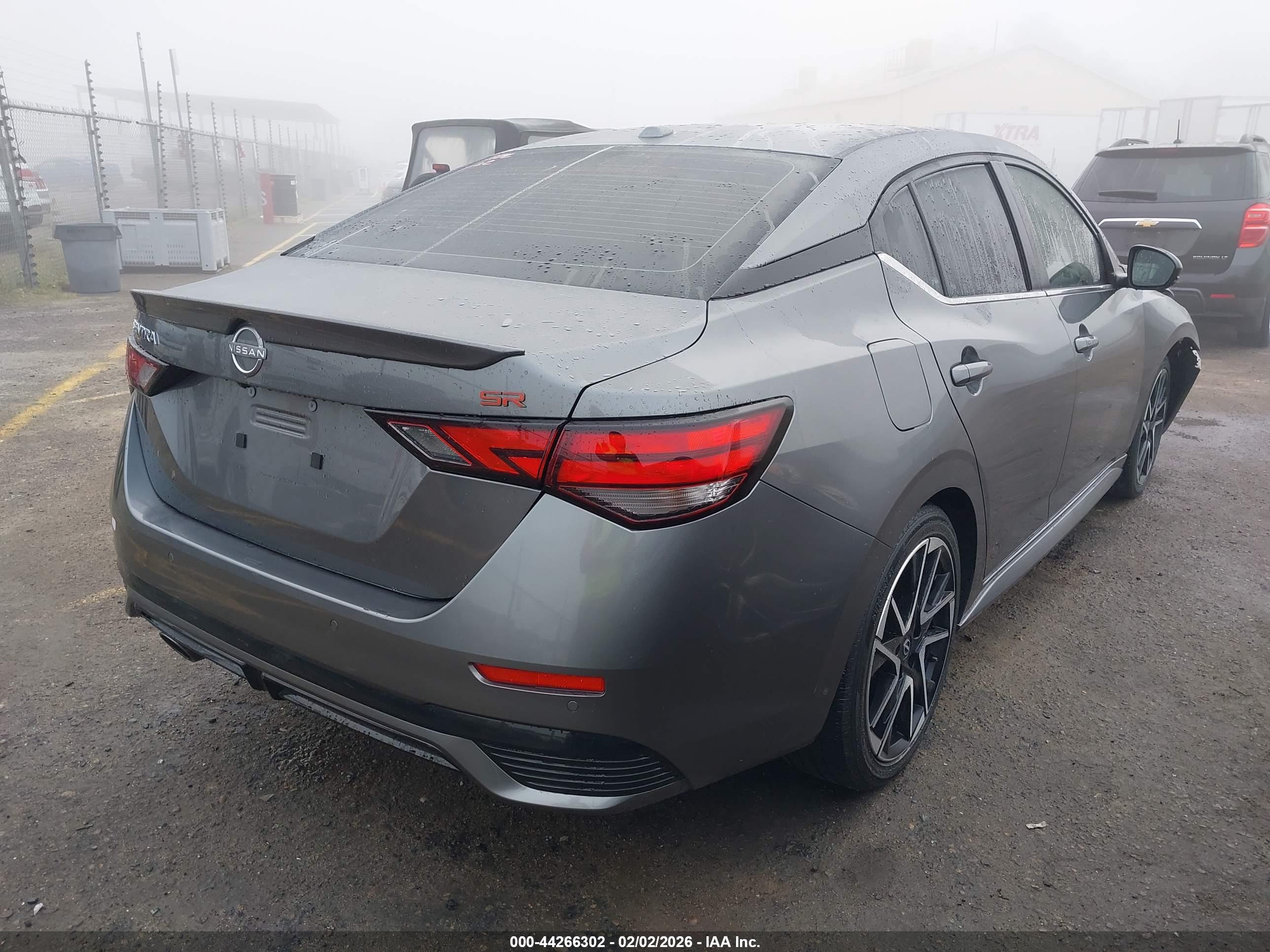 NISSAN SENTRA image 4