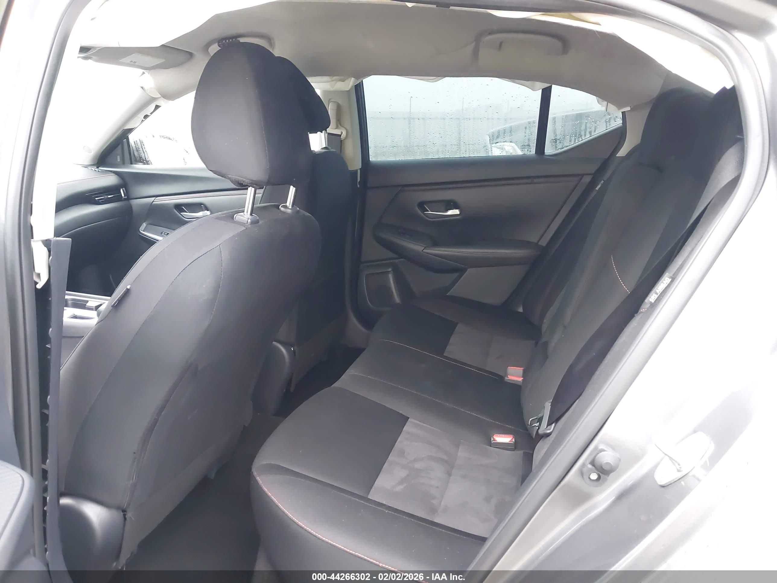 NISSAN SENTRA image 8