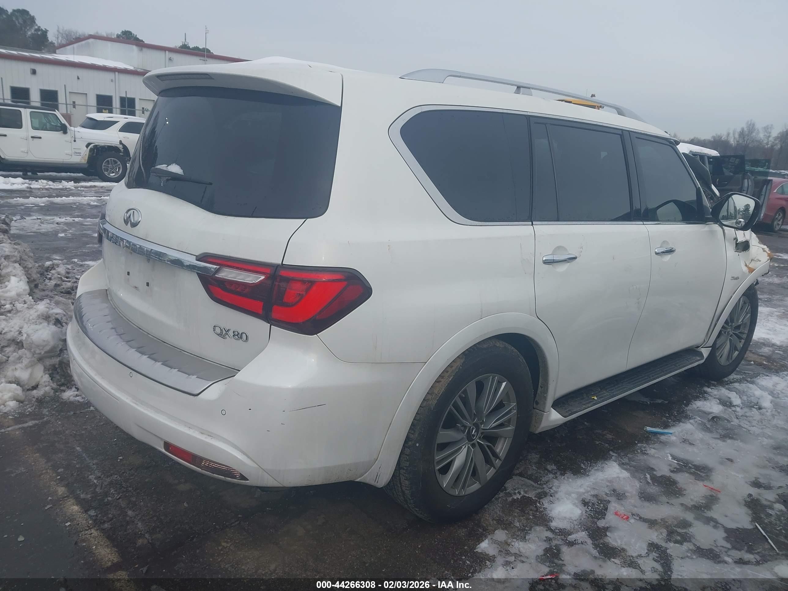 INFINITI QX80 image 4