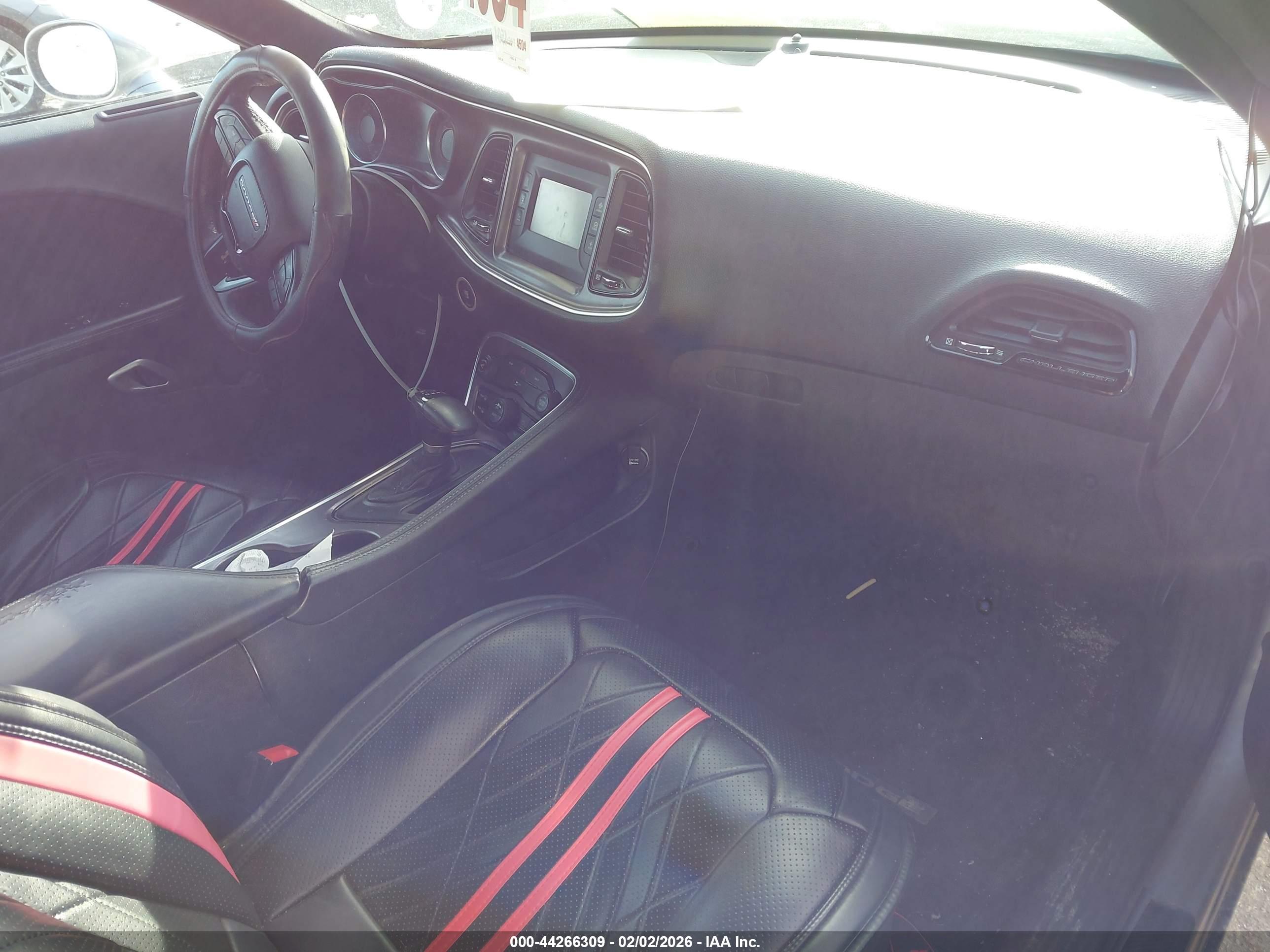 DODGE CHALLENGER image 5