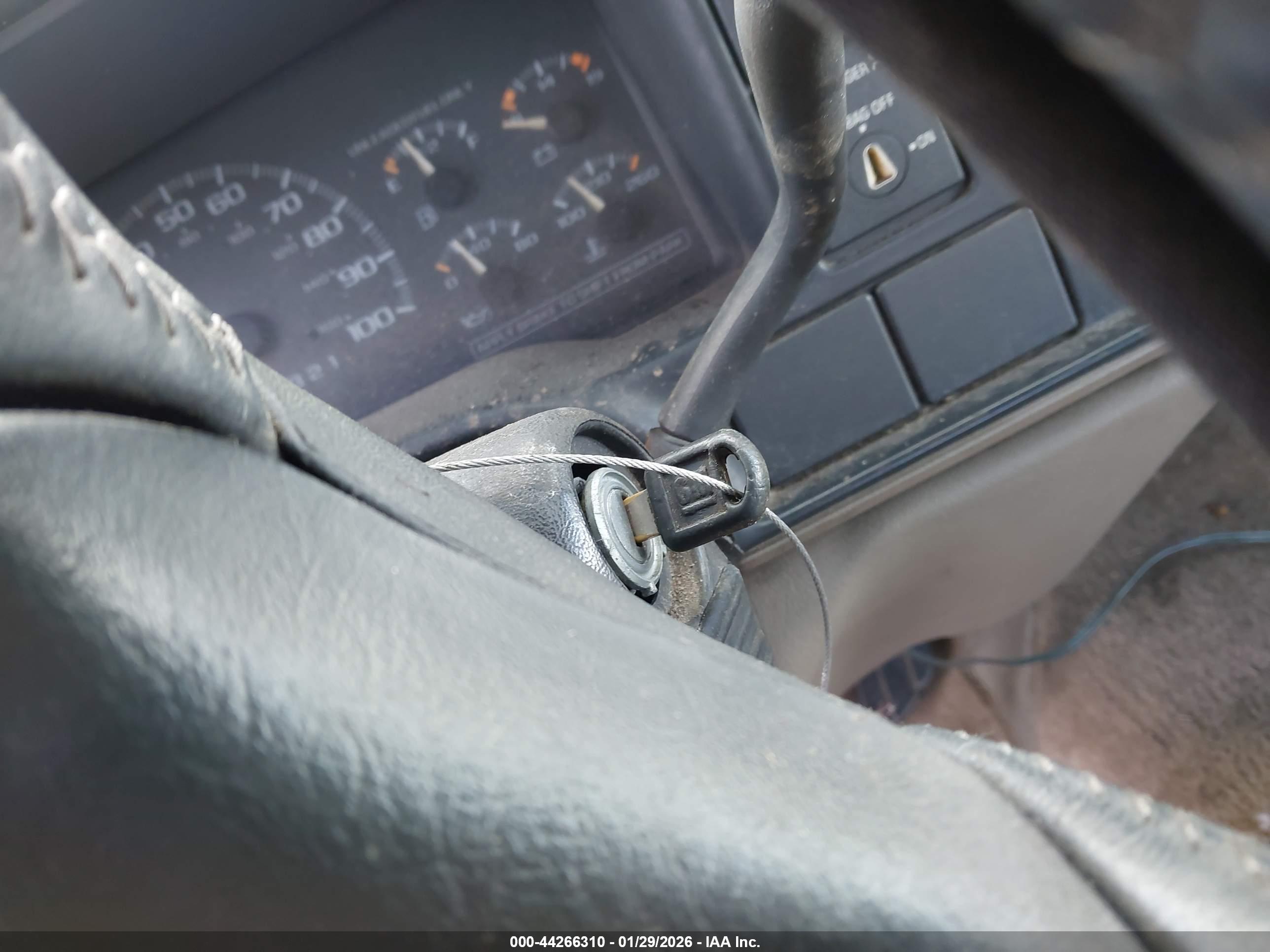GMC SIERRA image 11