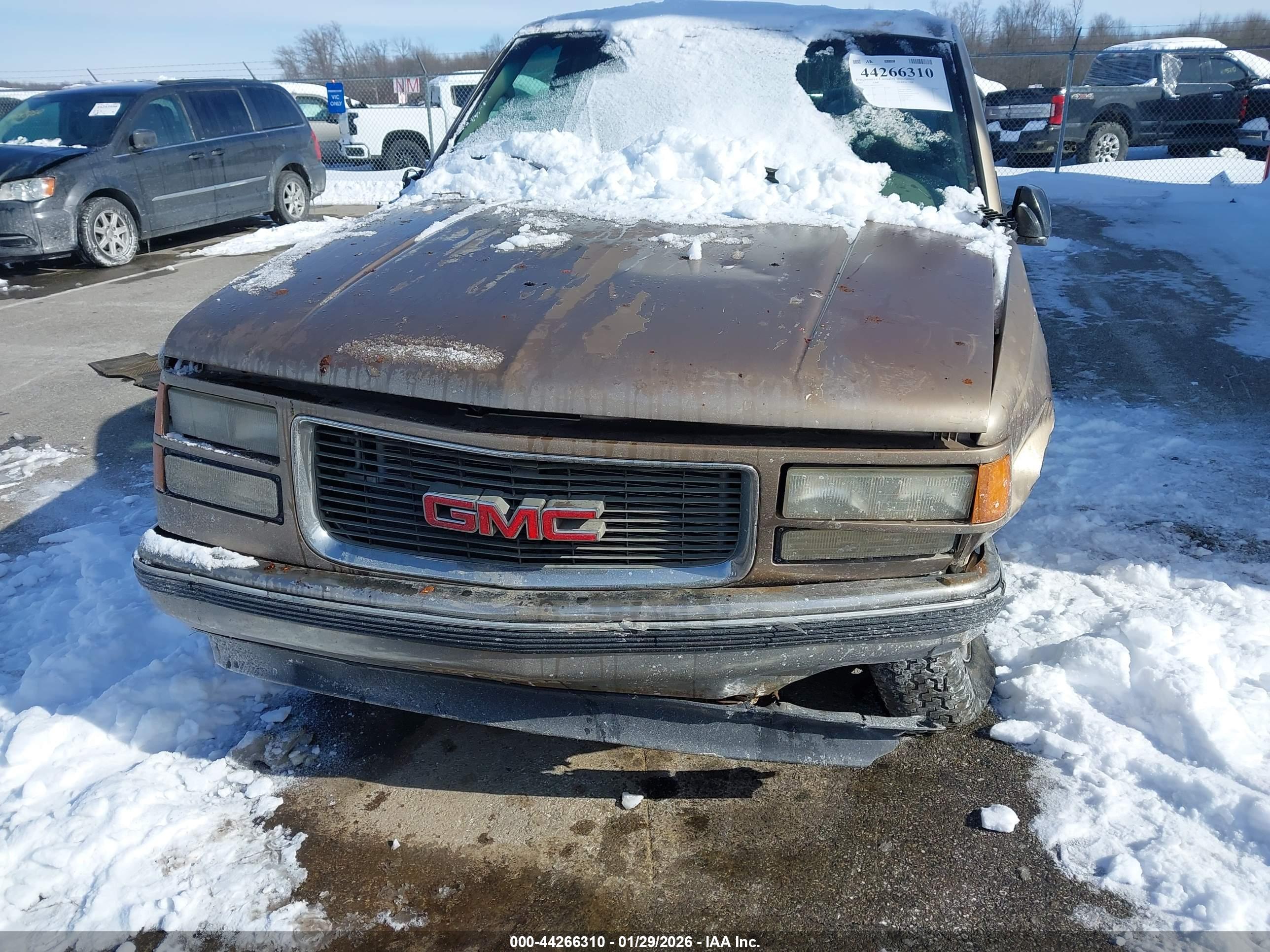 GMC SIERRA image 6