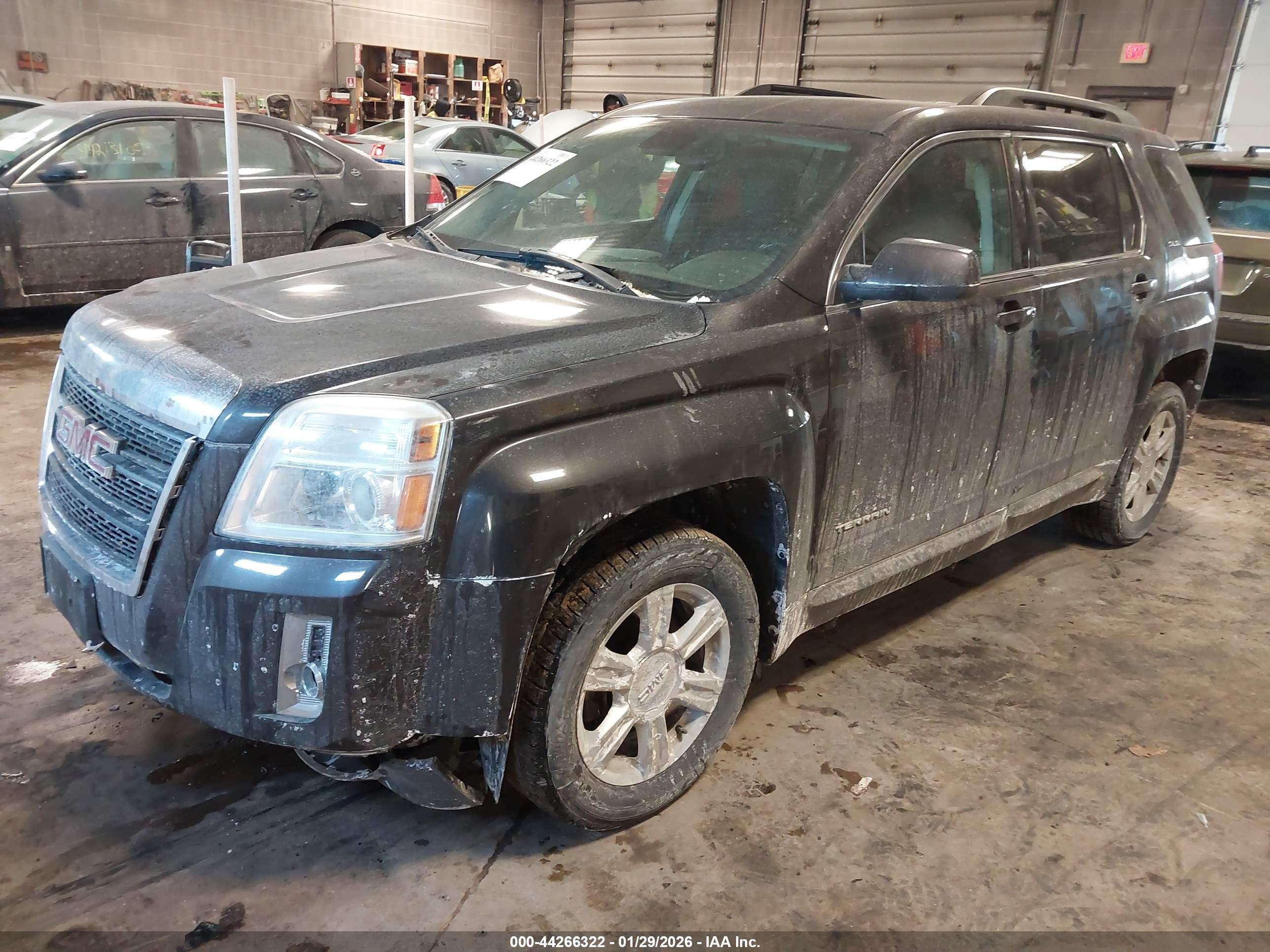 GMC TERRAIN image 2