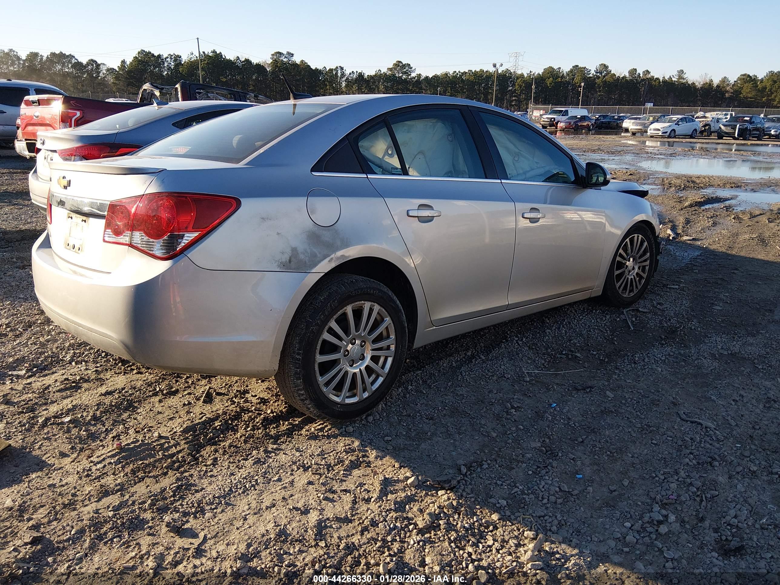 CHEVROLET CRUZE image 4
