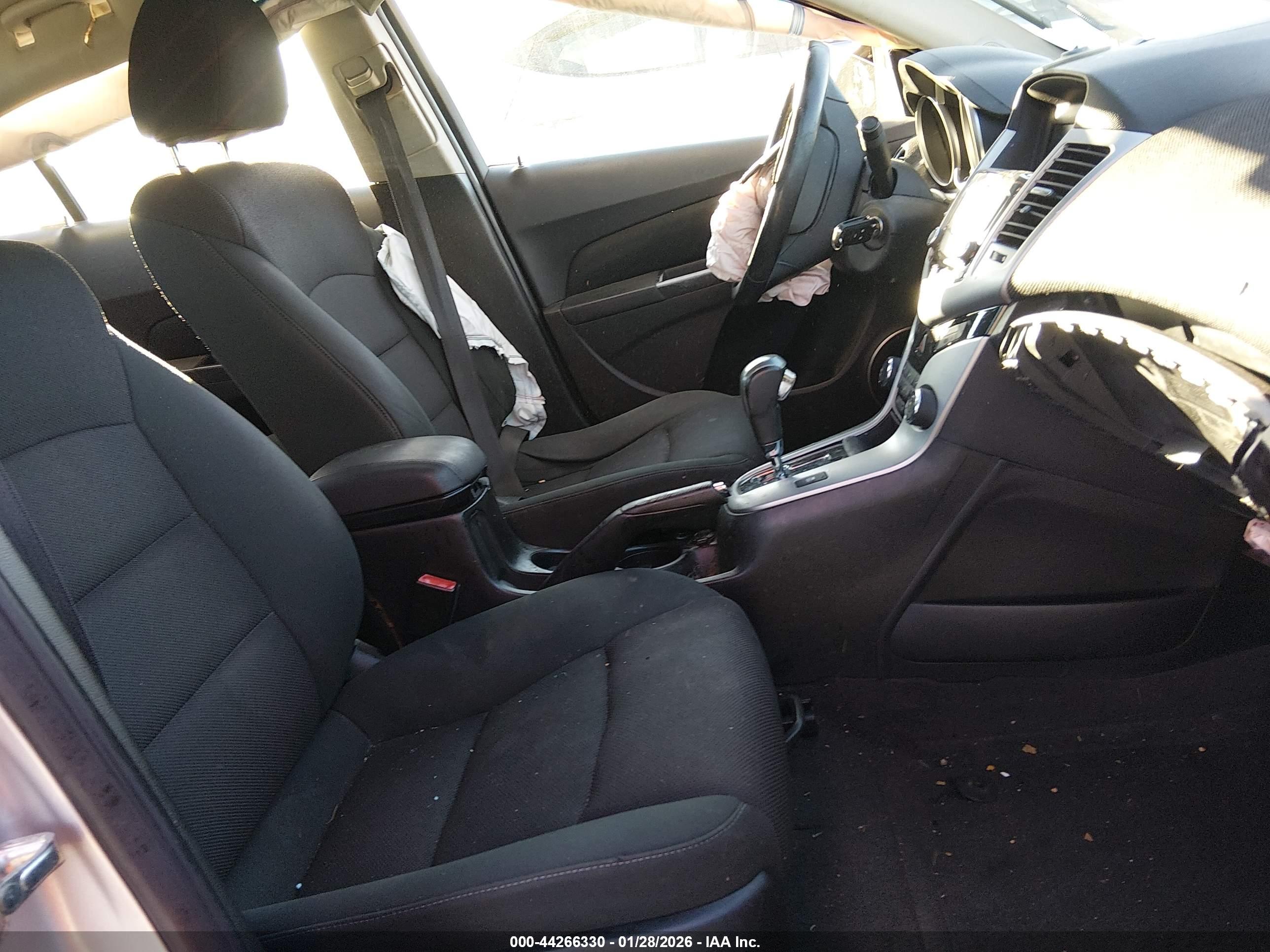 CHEVROLET CRUZE image 5