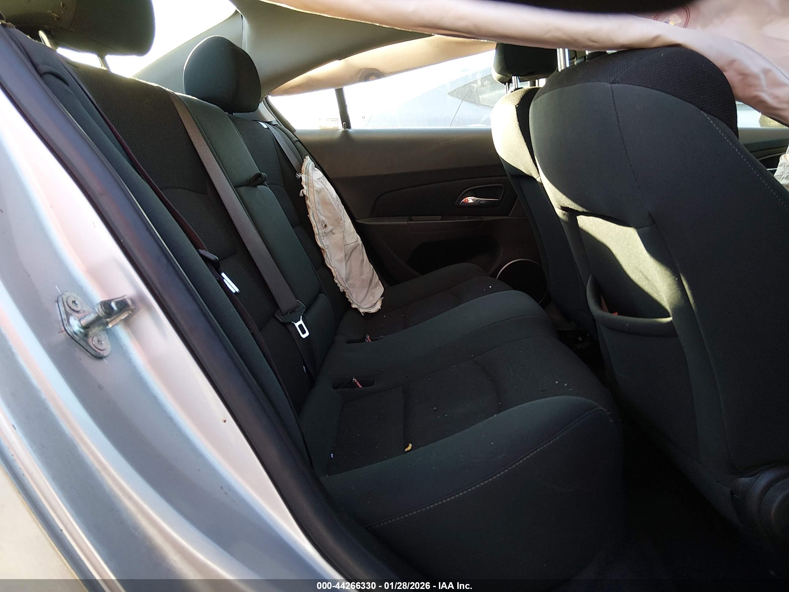 CHEVROLET CRUZE image 8