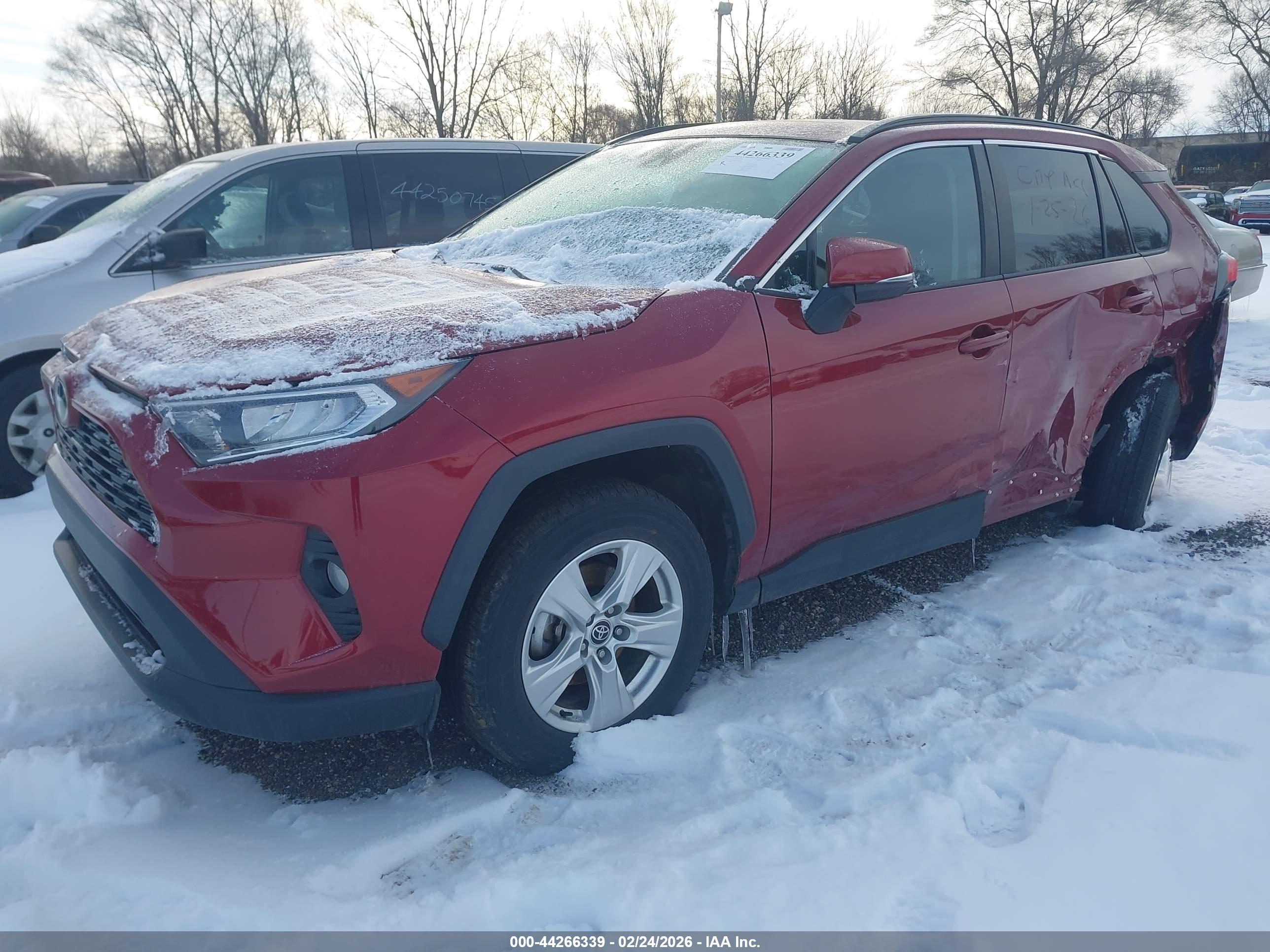 TOYOTA RAV4 image 2