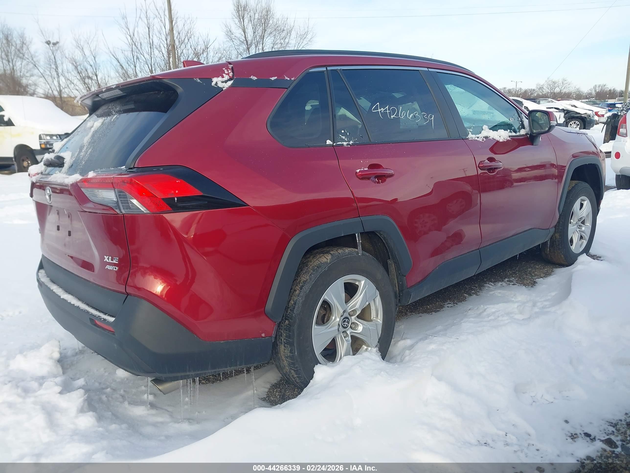 TOYOTA RAV4 image 4