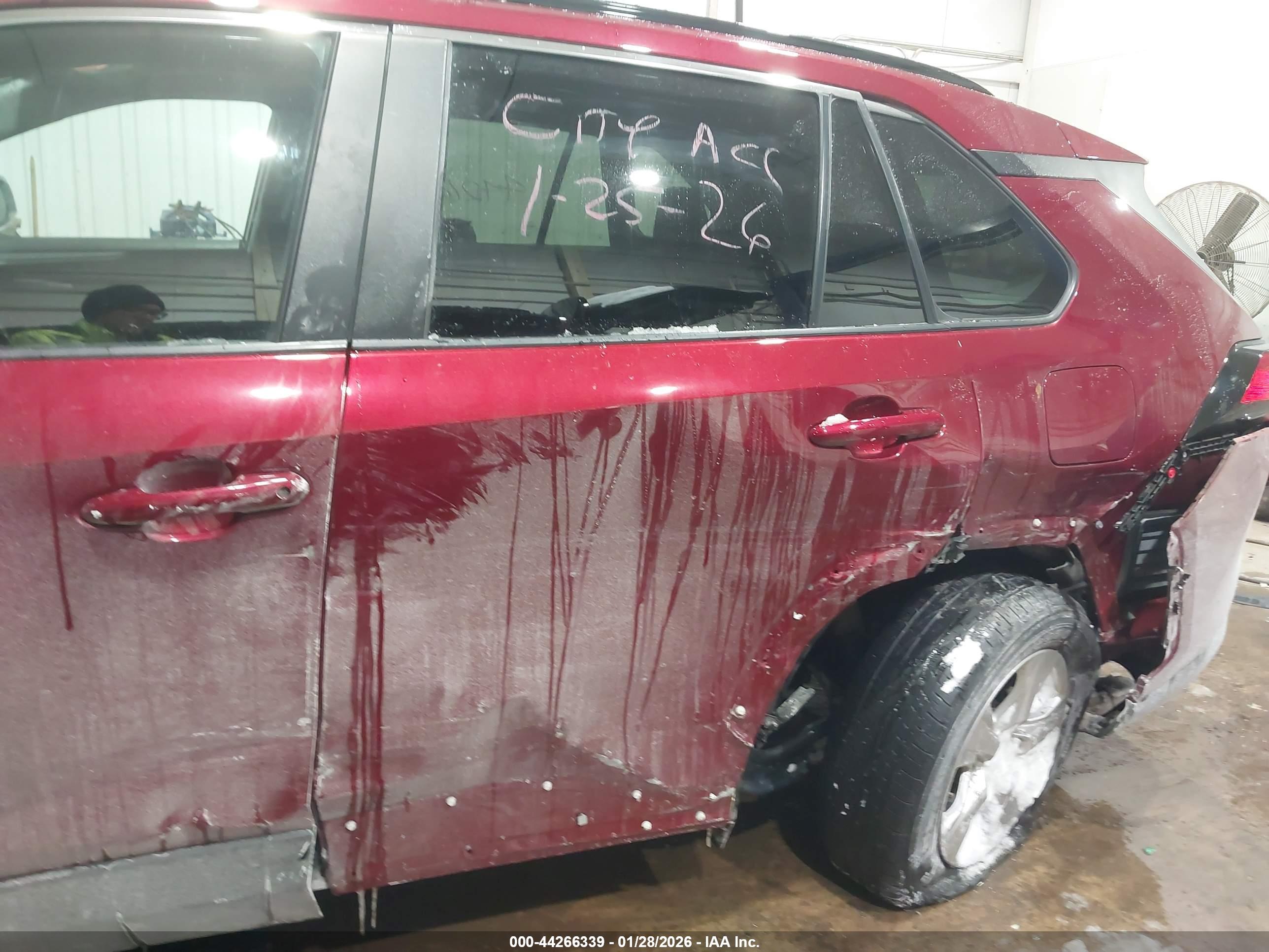 TOYOTA RAV4 image 6