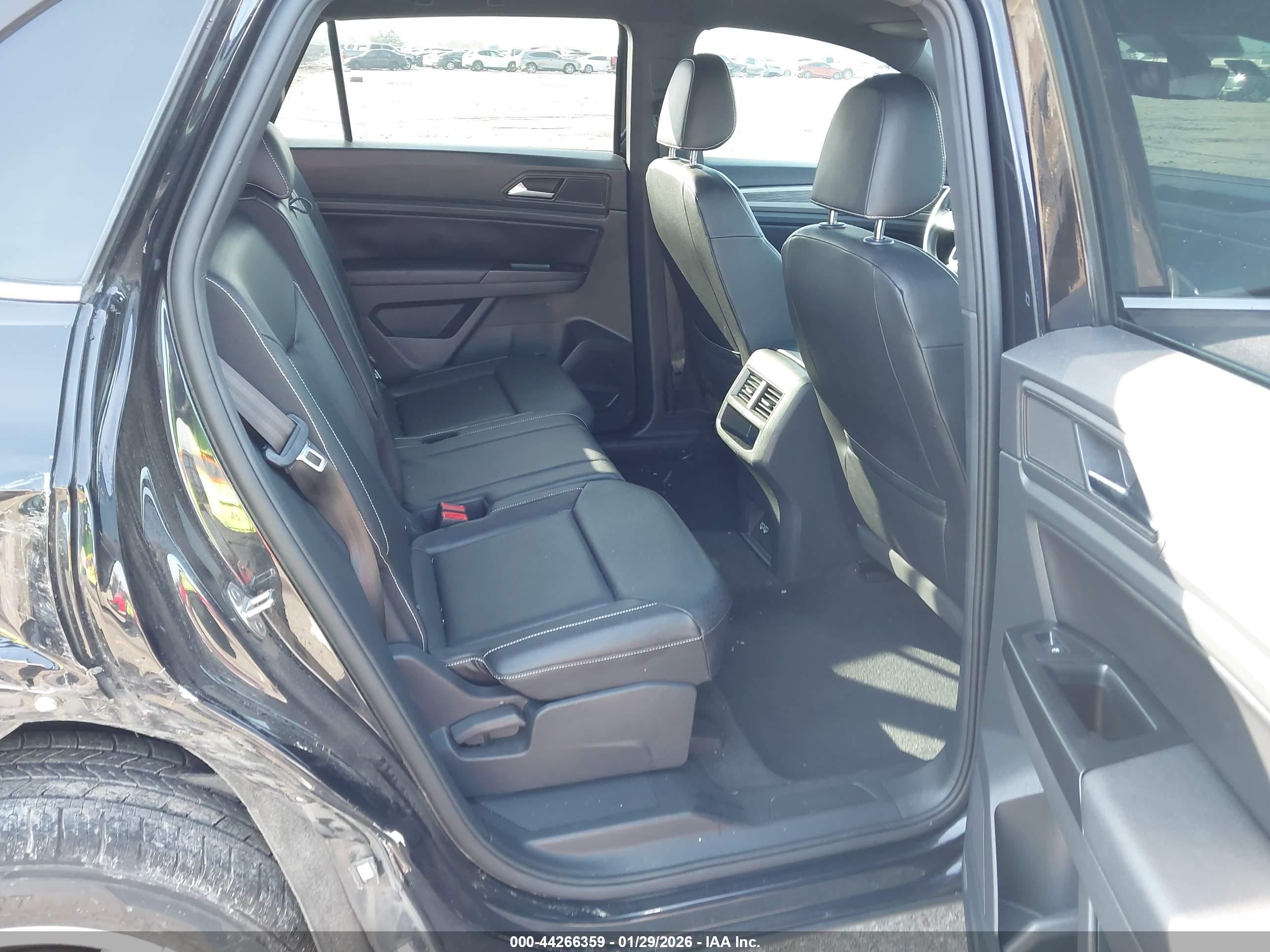 VOLKSWAGEN ATLAS image 8
