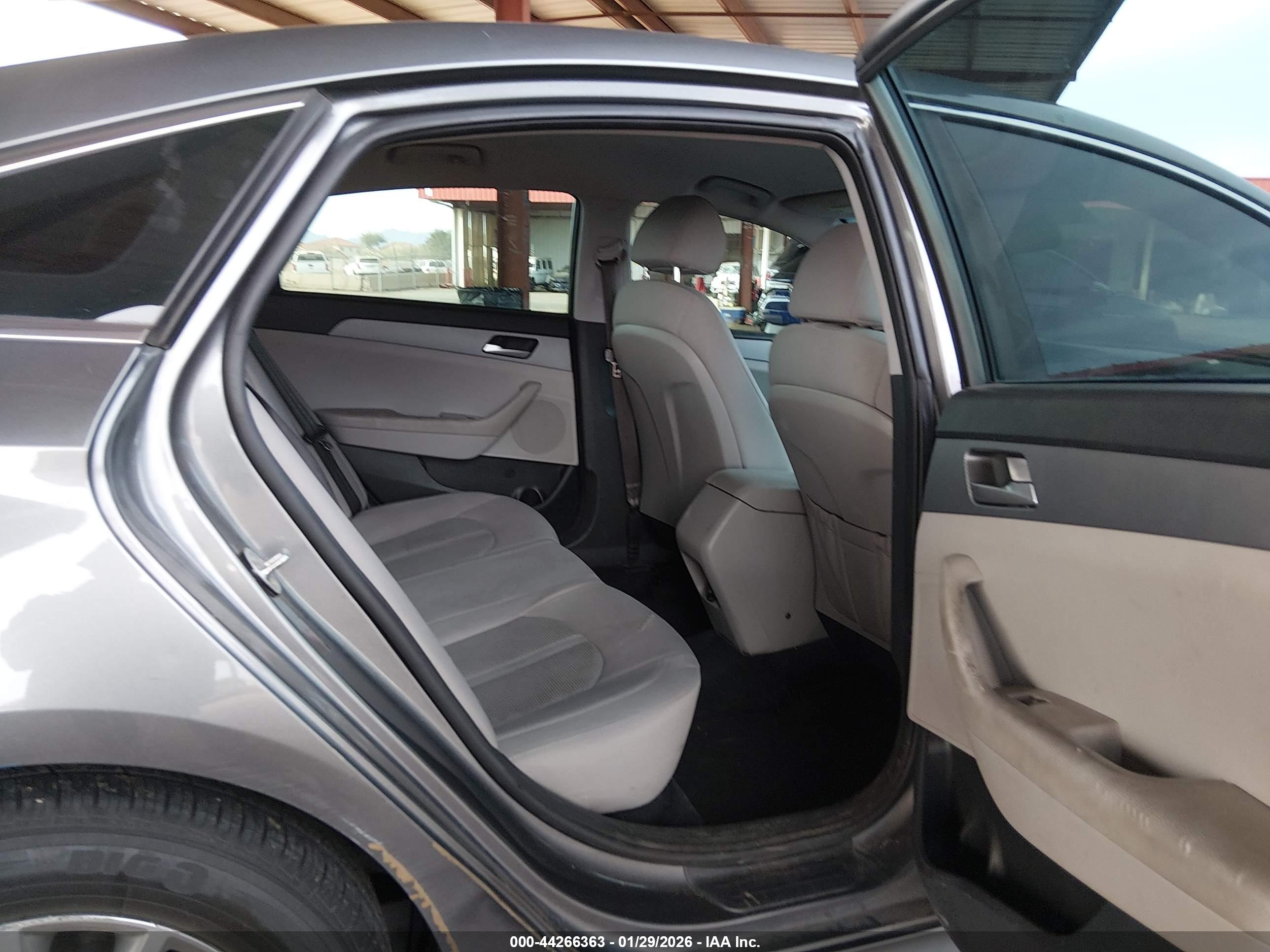 HYUNDAI SONATA image 8