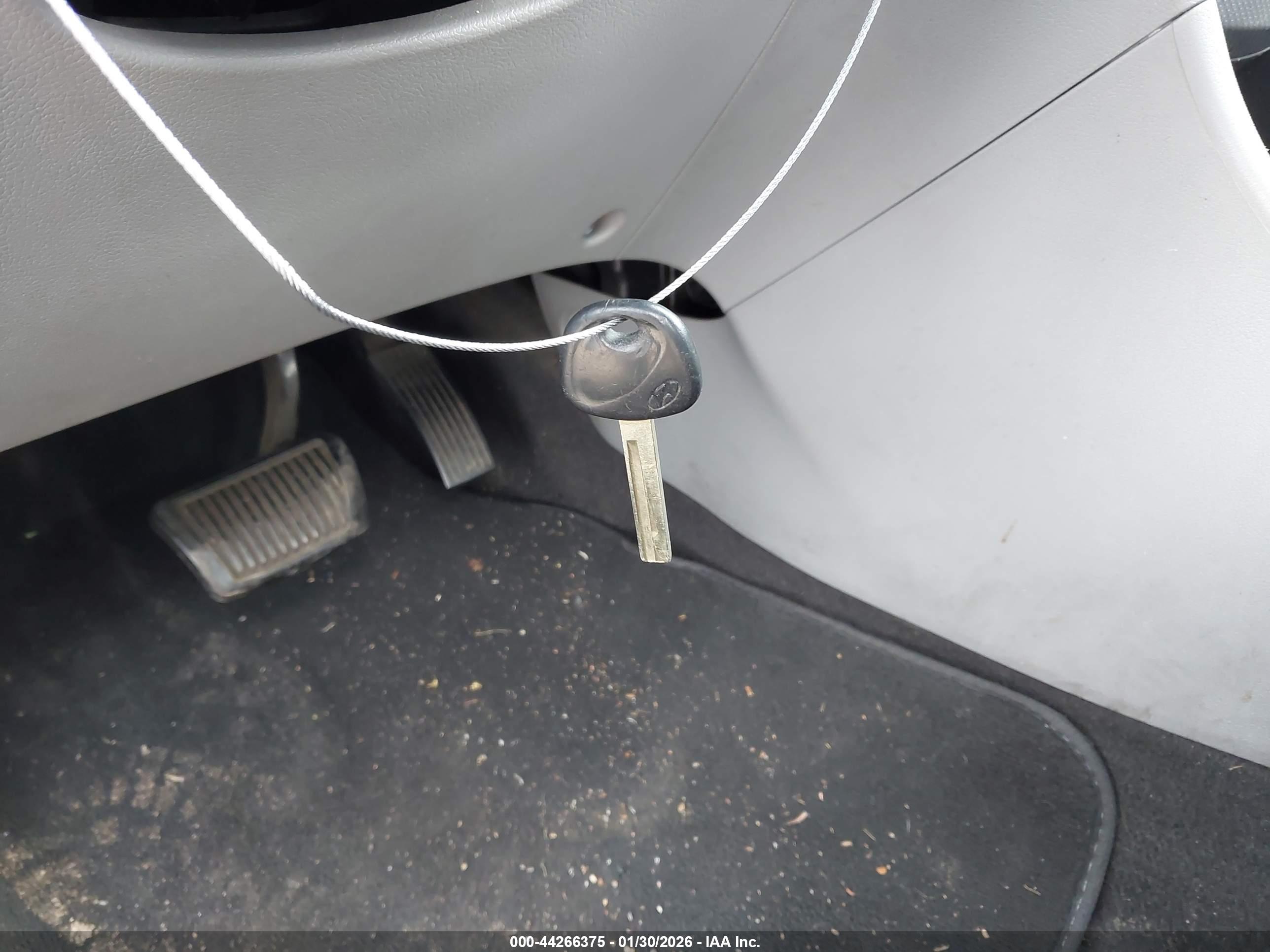 HYUNDAI ACCENT image 11