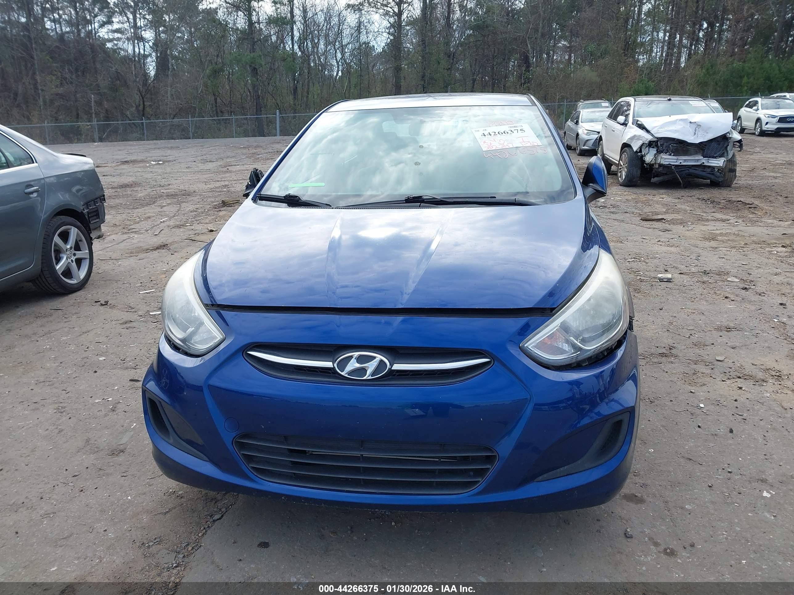 HYUNDAI ACCENT image 6