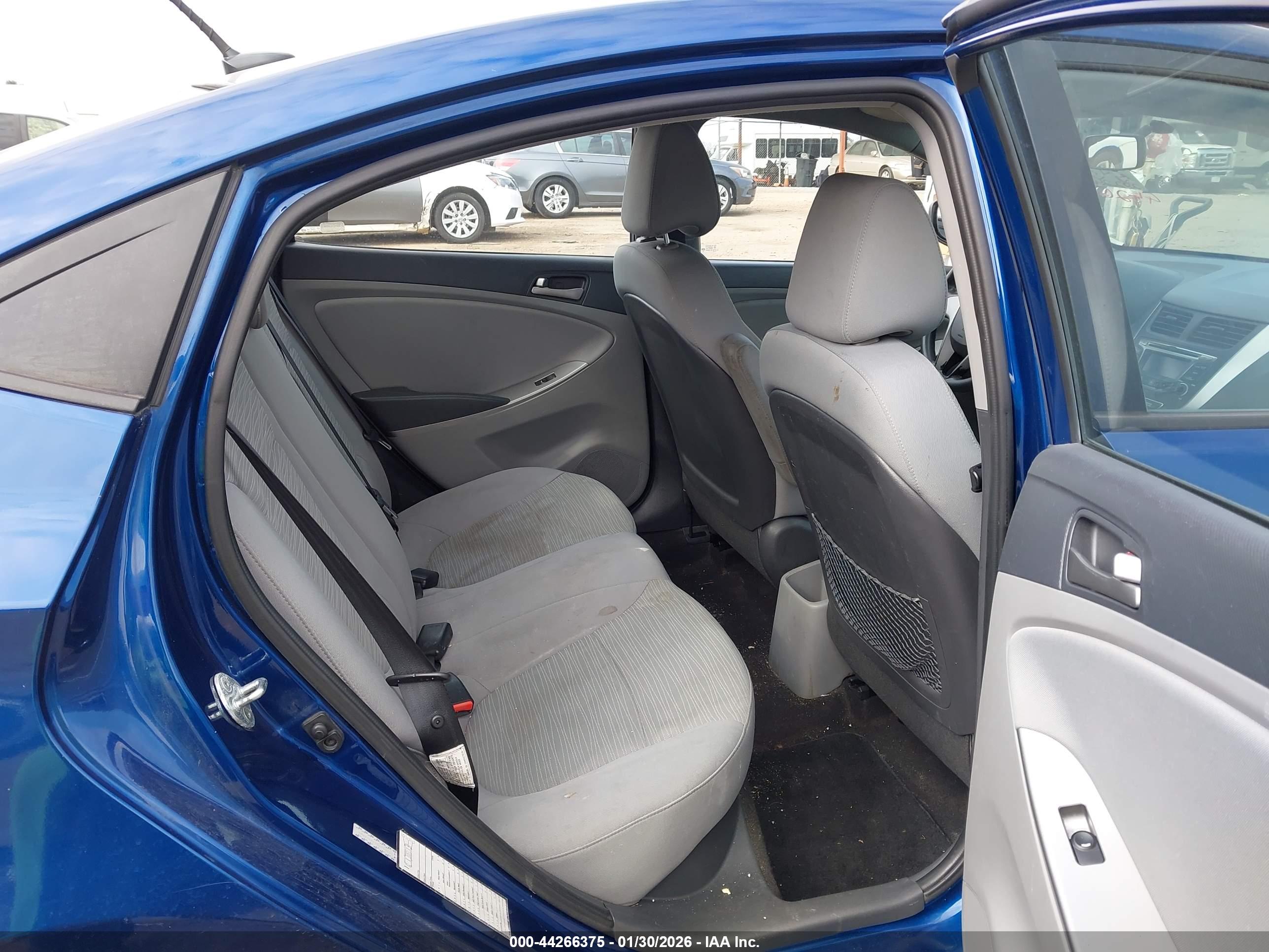 HYUNDAI ACCENT image 8