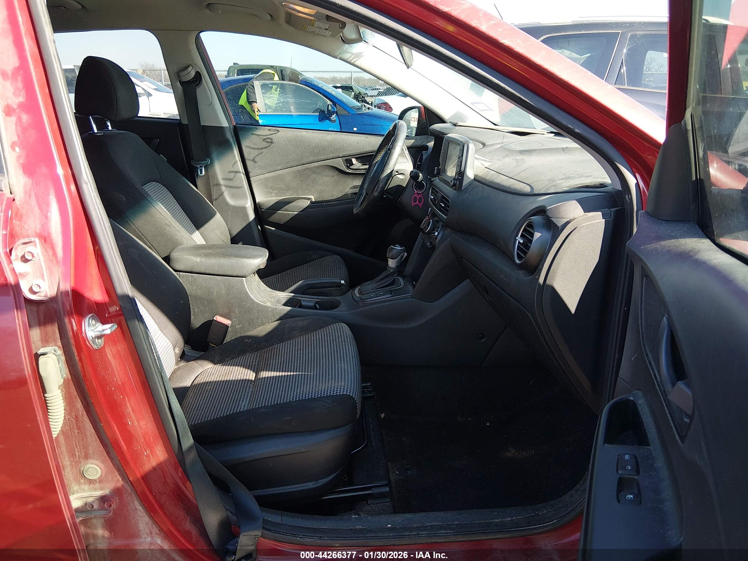 HYUNDAI KONA image 5