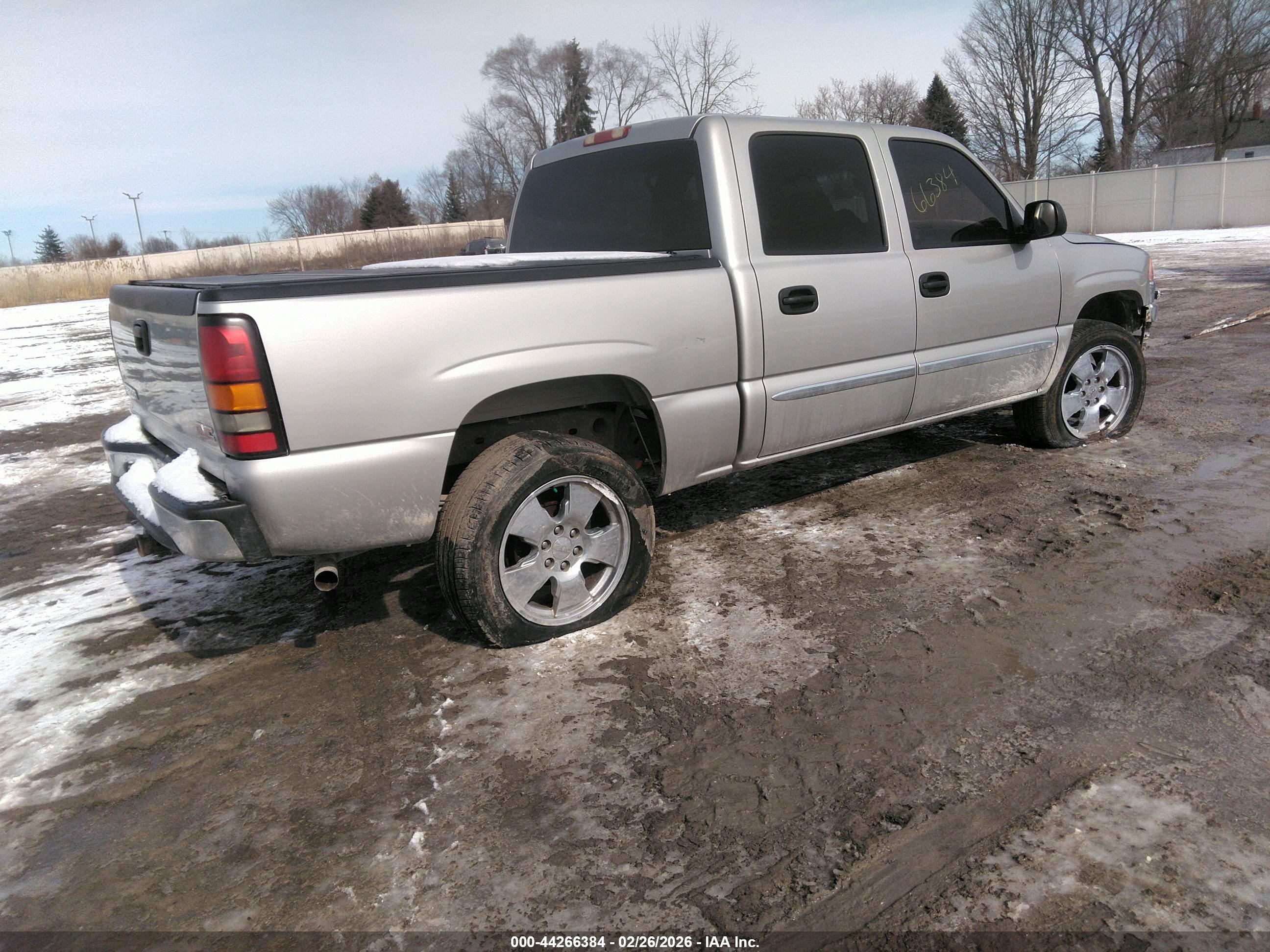 GMC SIERRA image 4