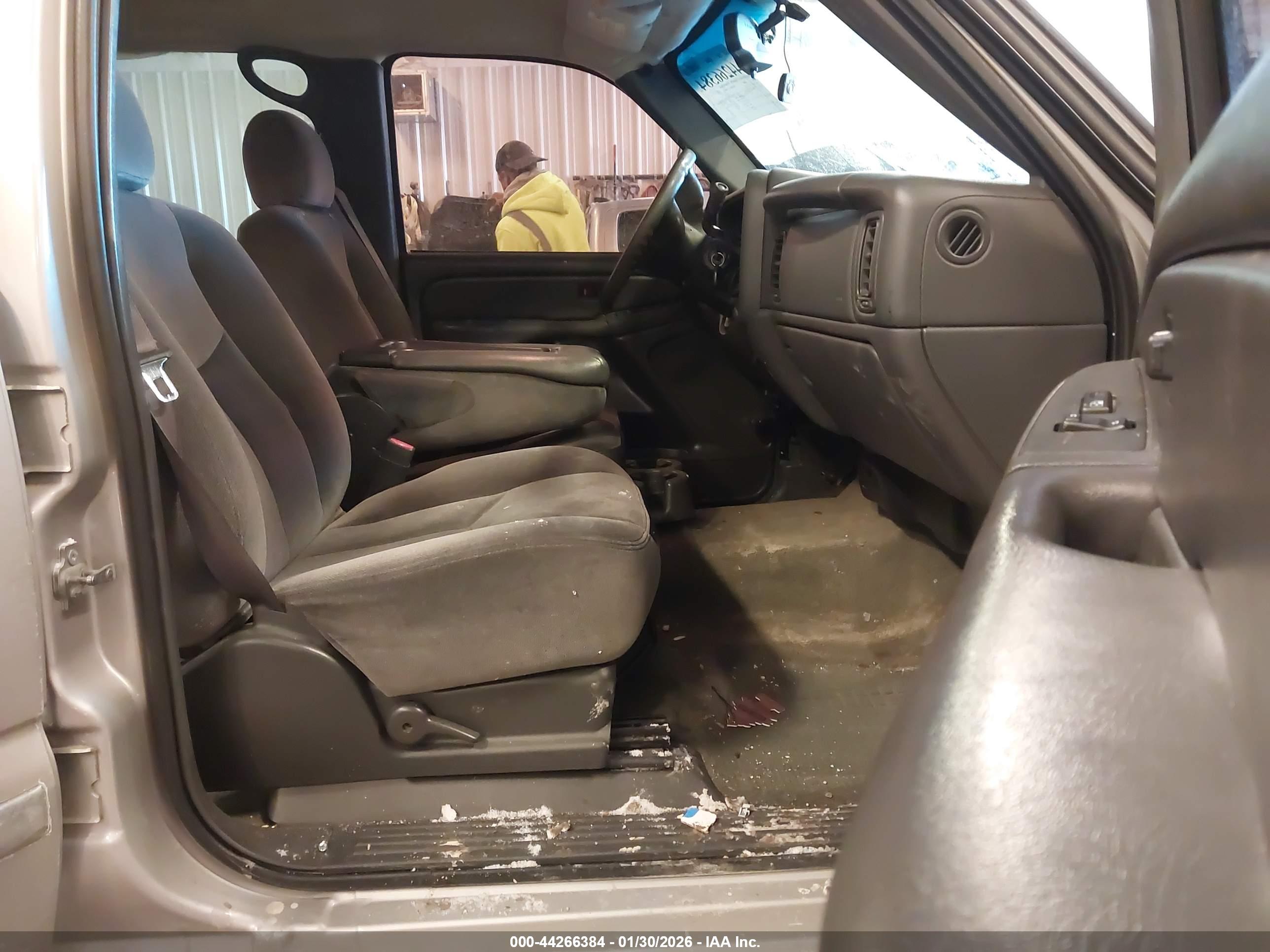 GMC SIERRA image 5
