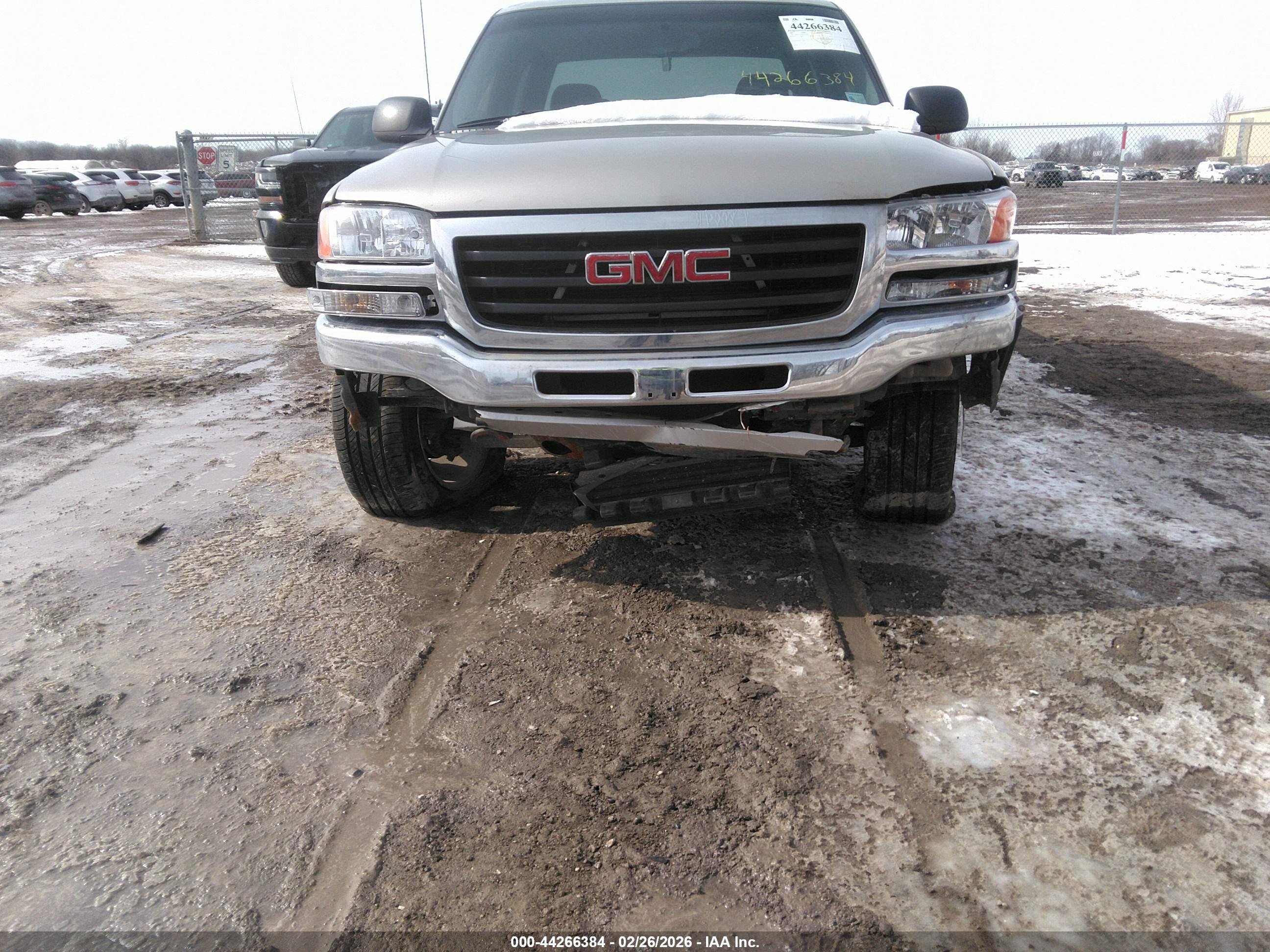 GMC SIERRA image 6