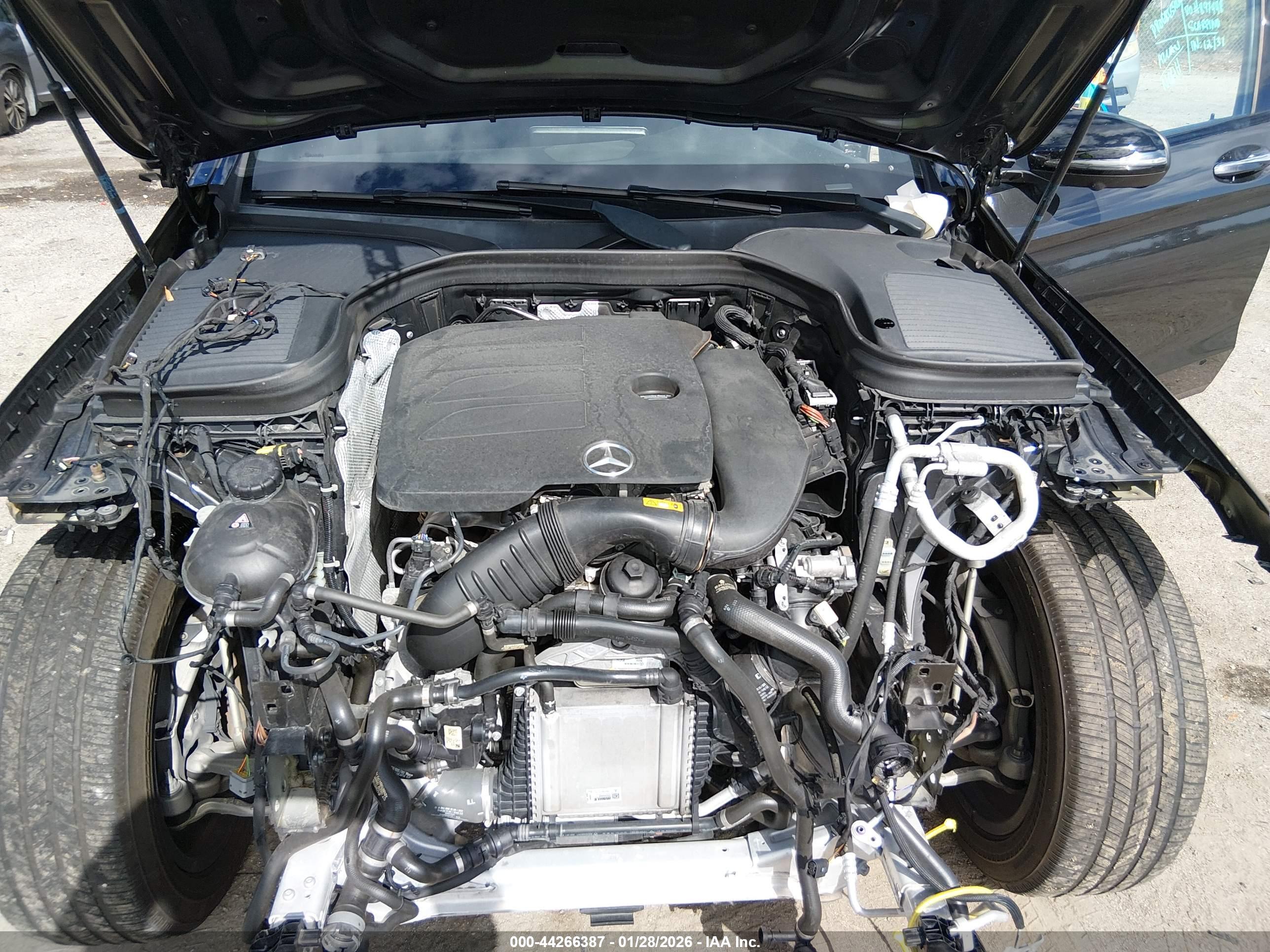 MERCEDES-BENZ GLC image 10