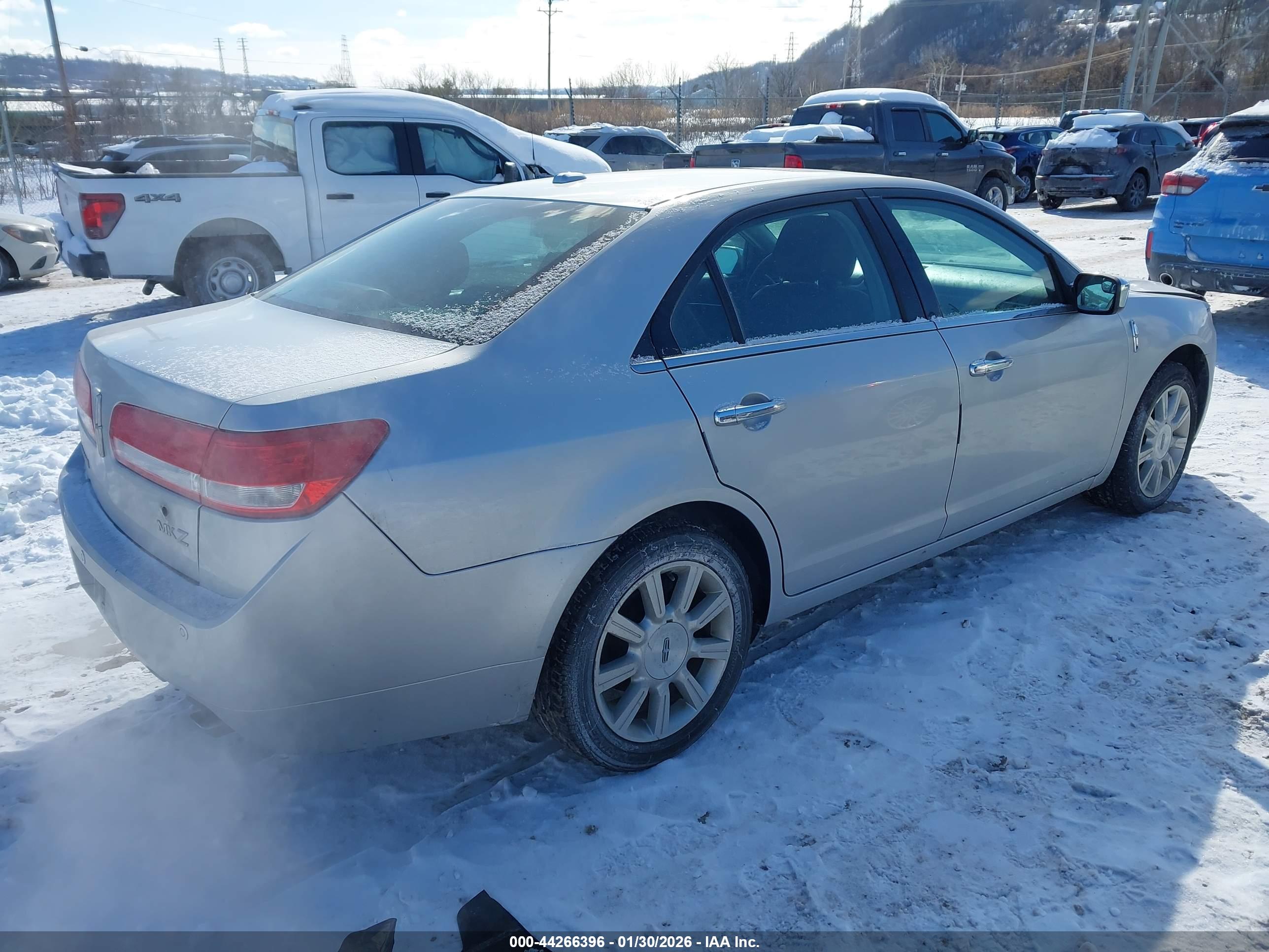LINCOLN MKZ image 4