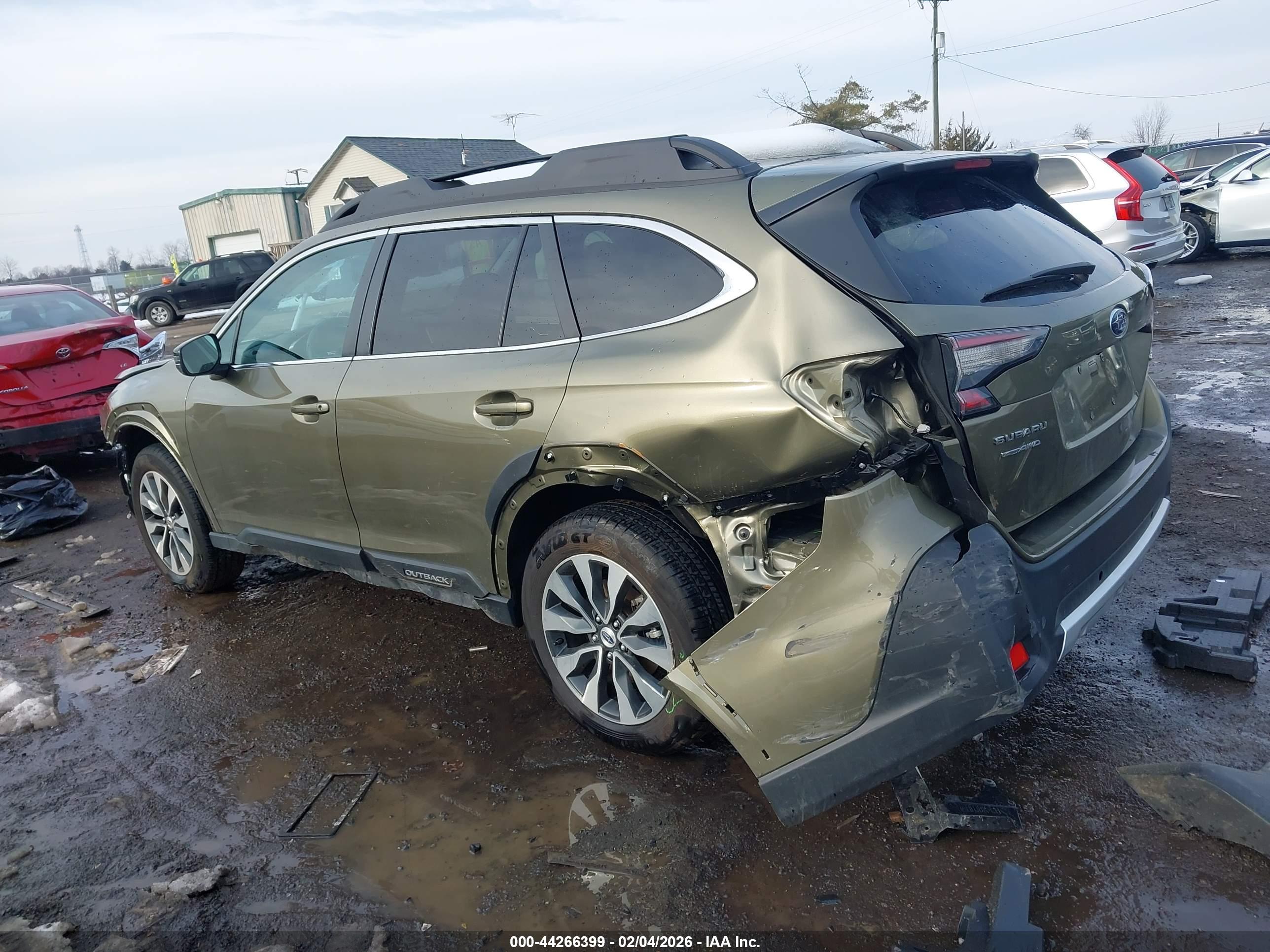 SUBARU OUTBACK image 3