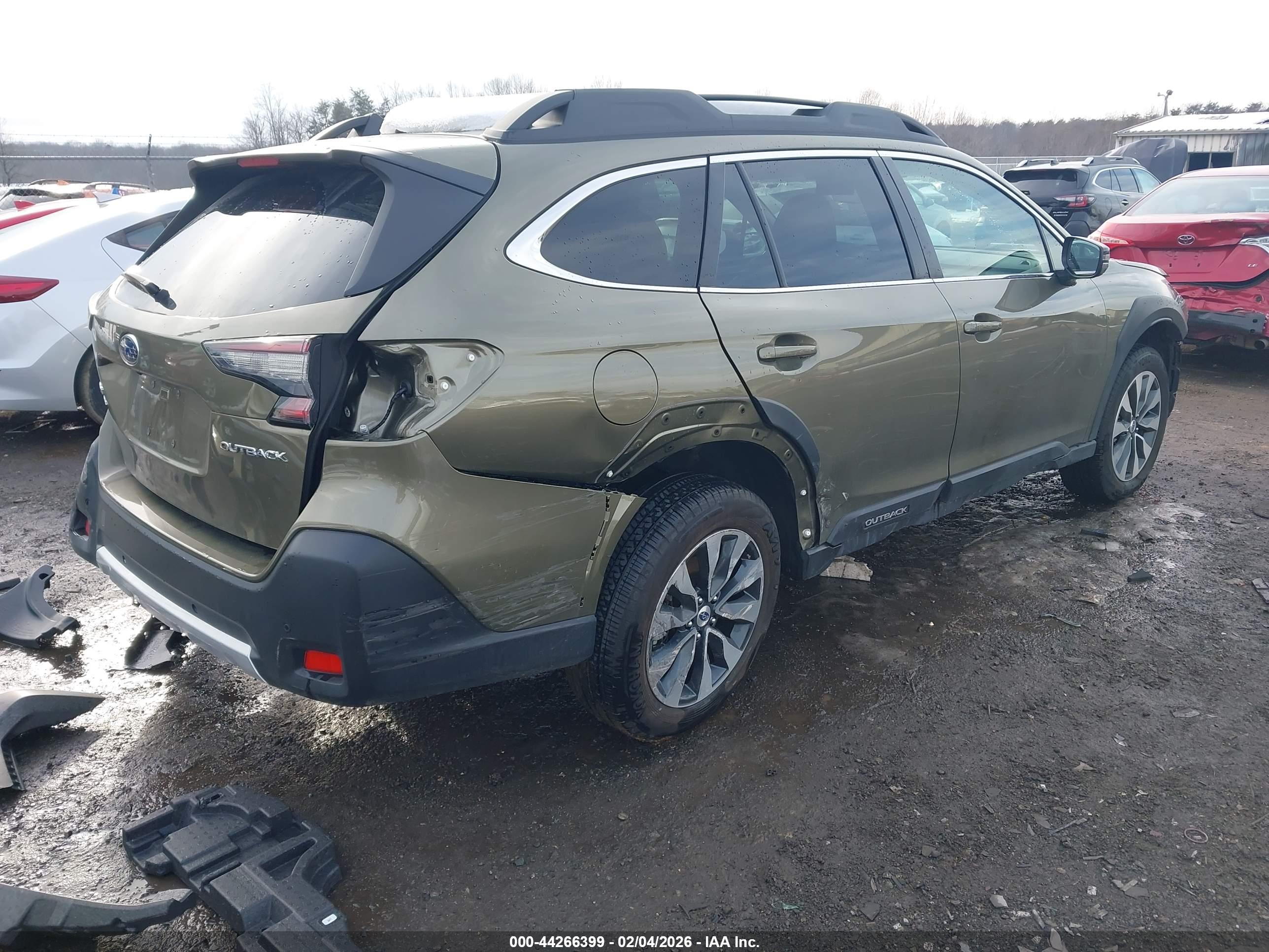 SUBARU OUTBACK image 4