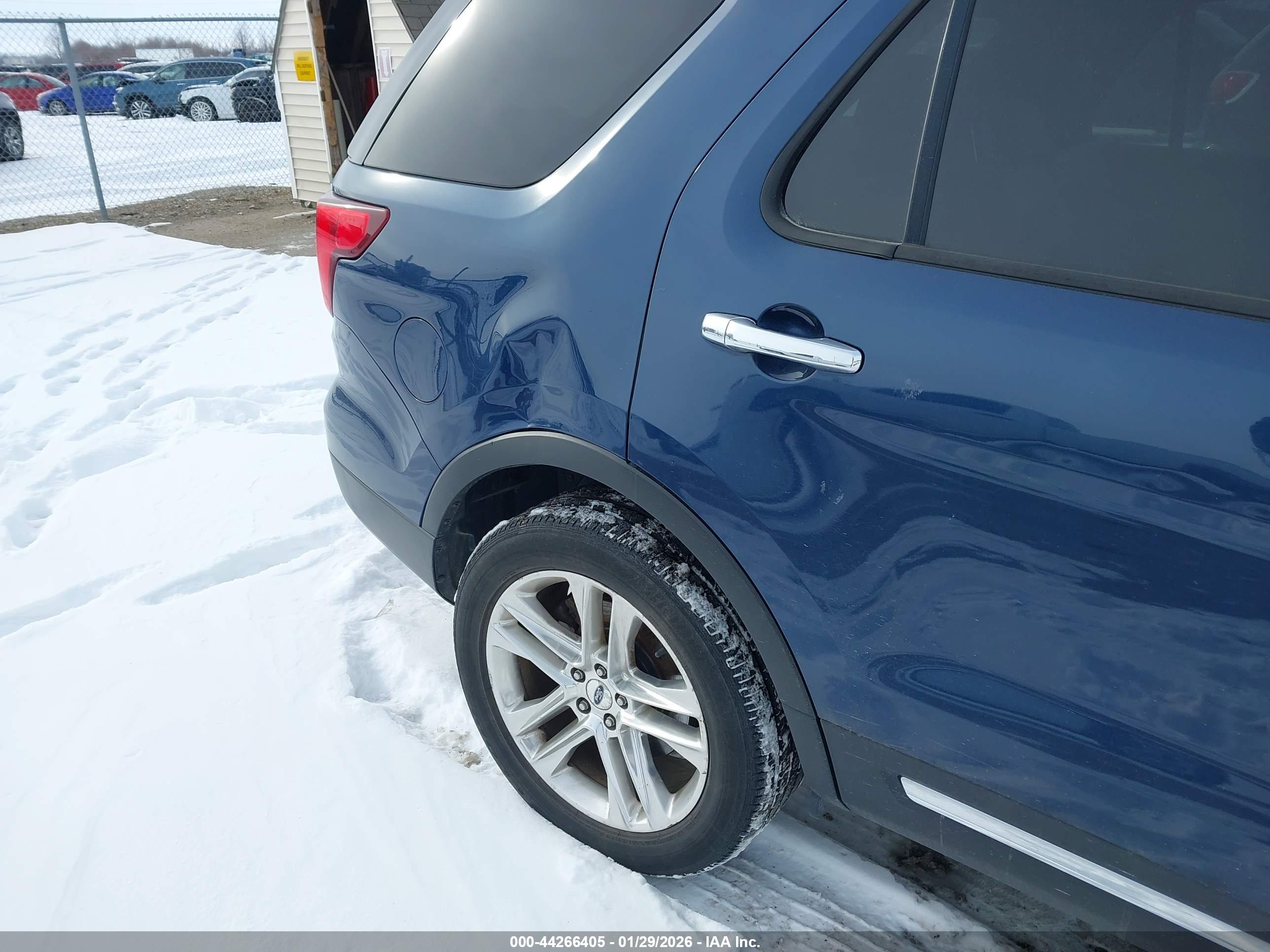 FORD EXPLORER image 6