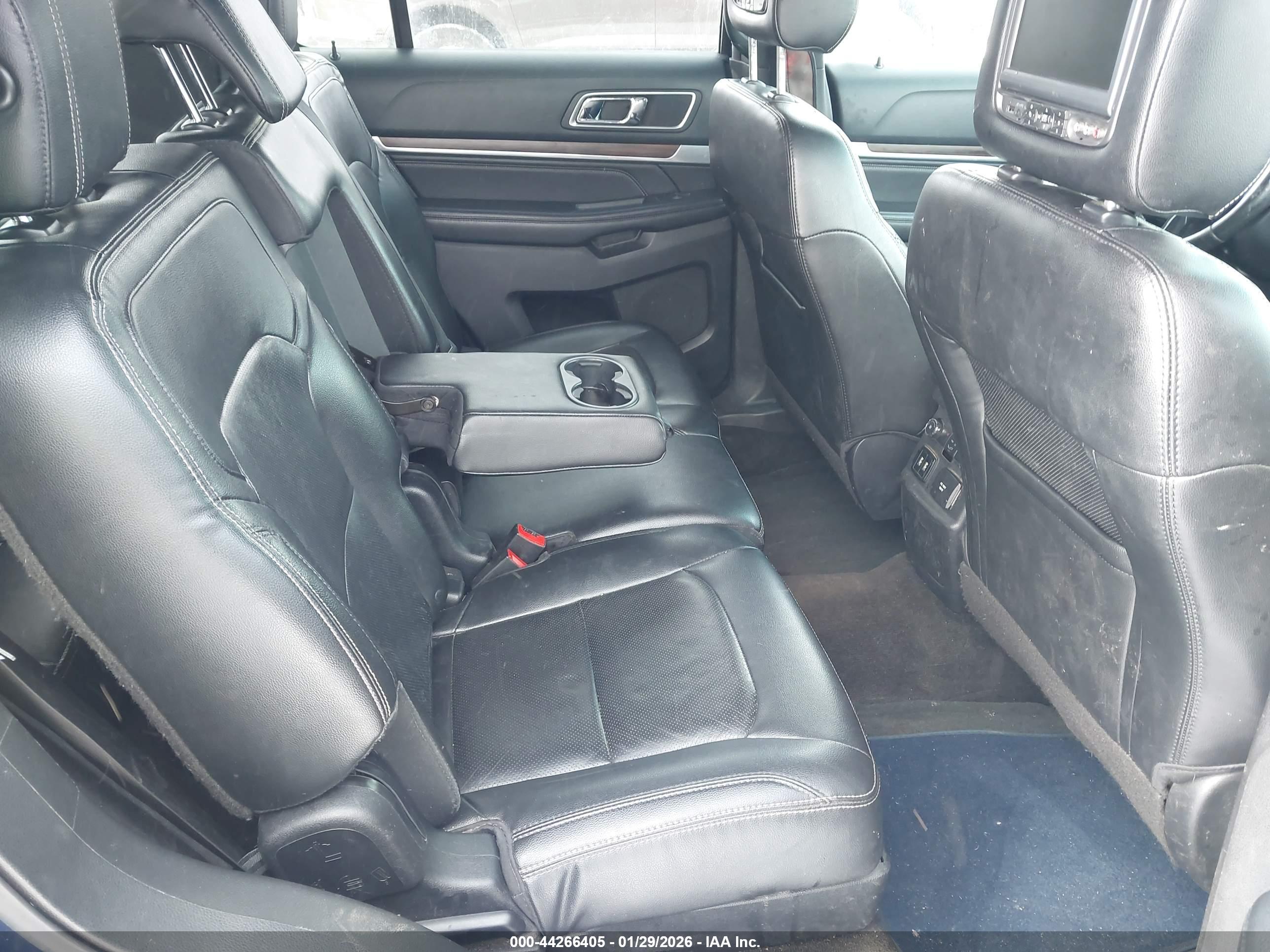 FORD EXPLORER image 8