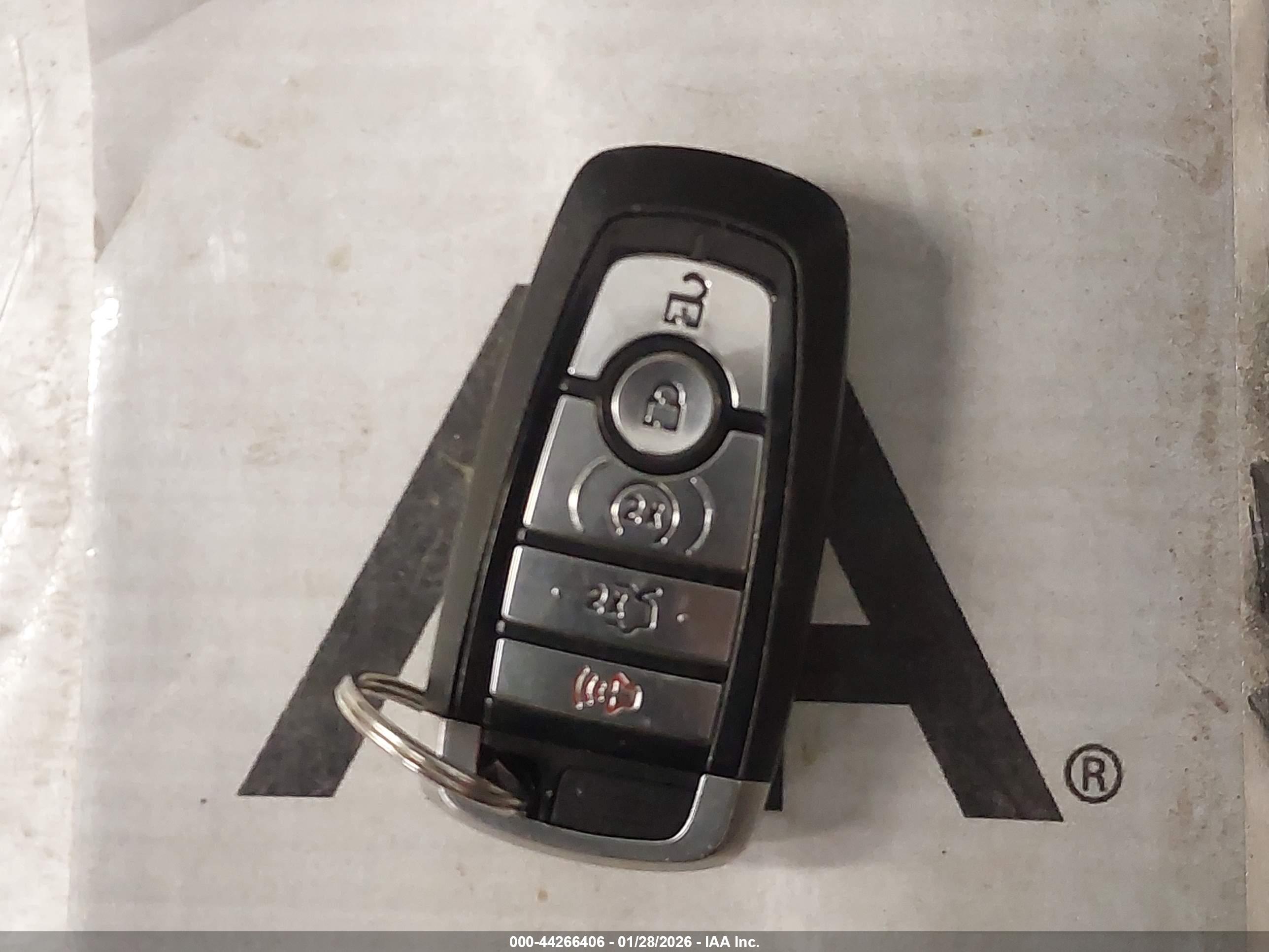 FORD FUSION image 11