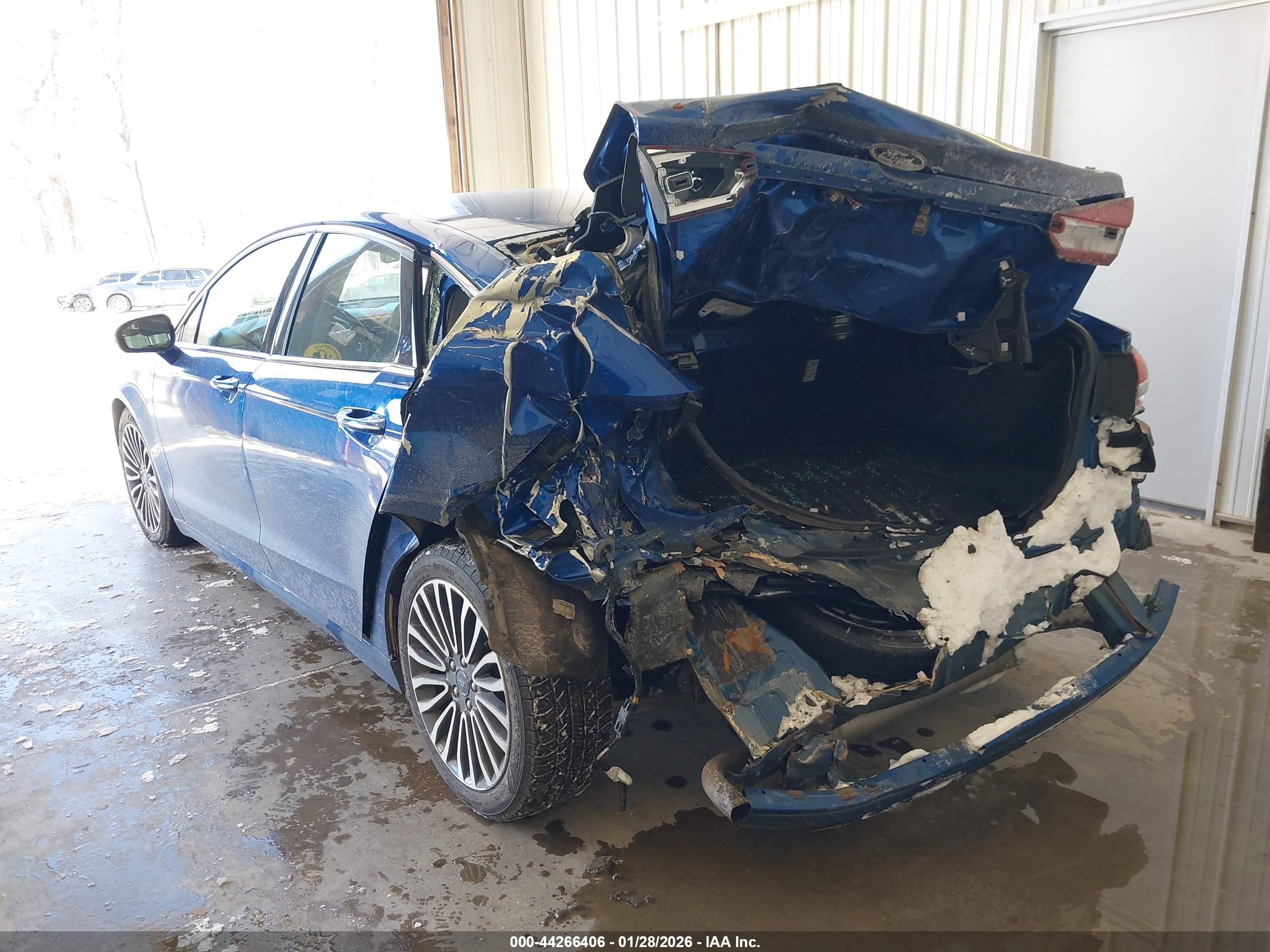 FORD FUSION image 6
