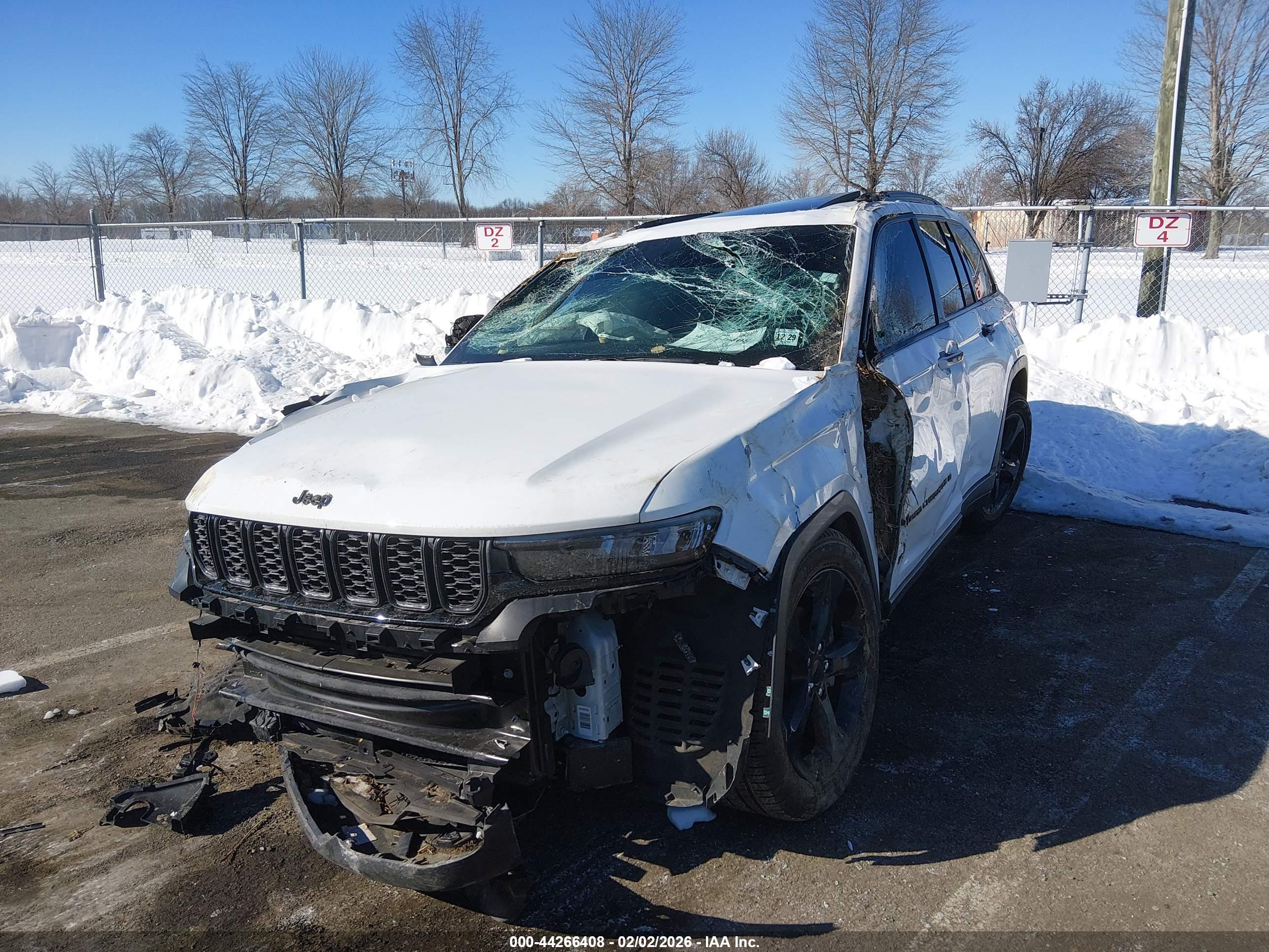 JEEP GRAND image 2