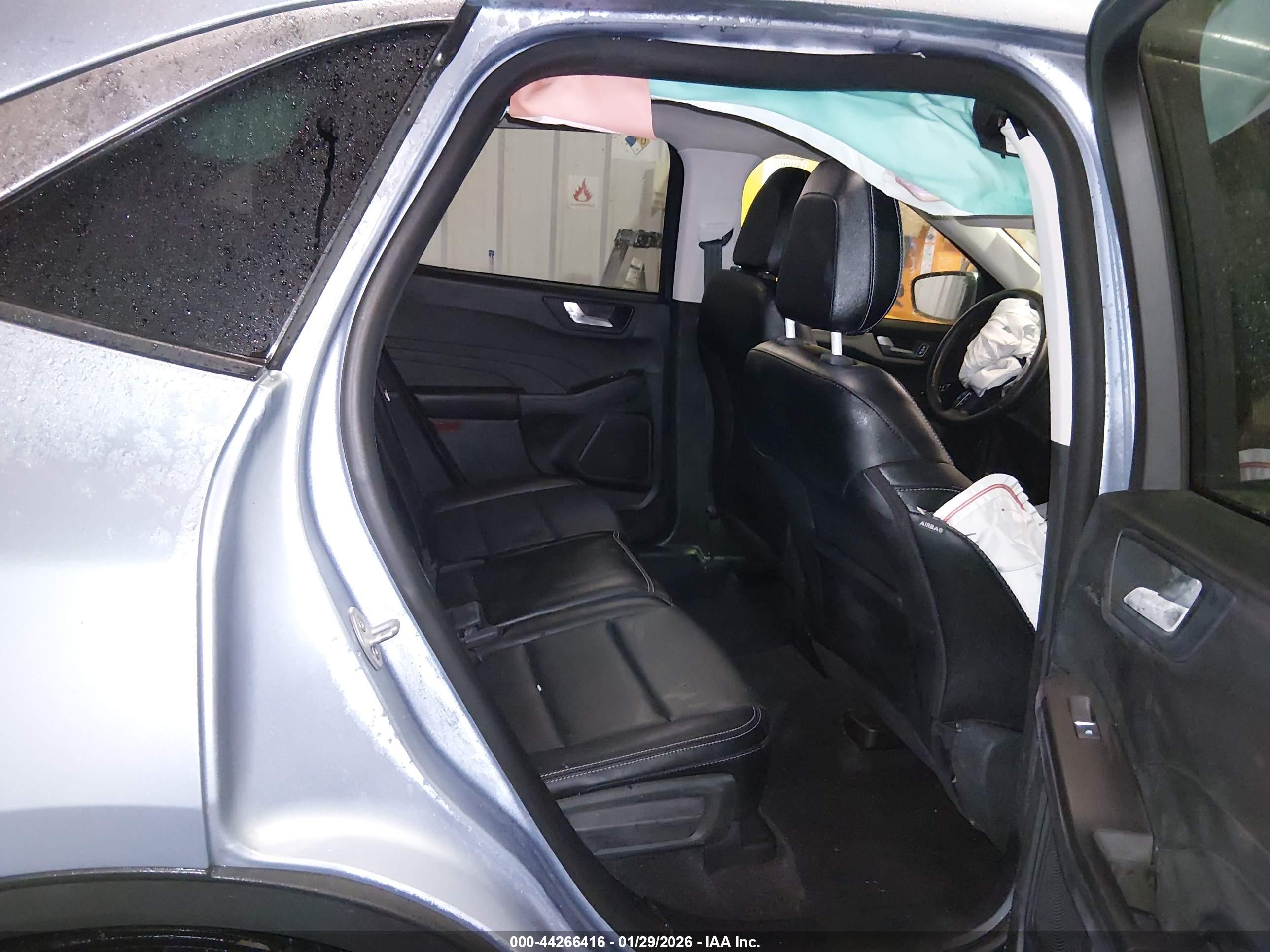 FORD ESCAPE image 8