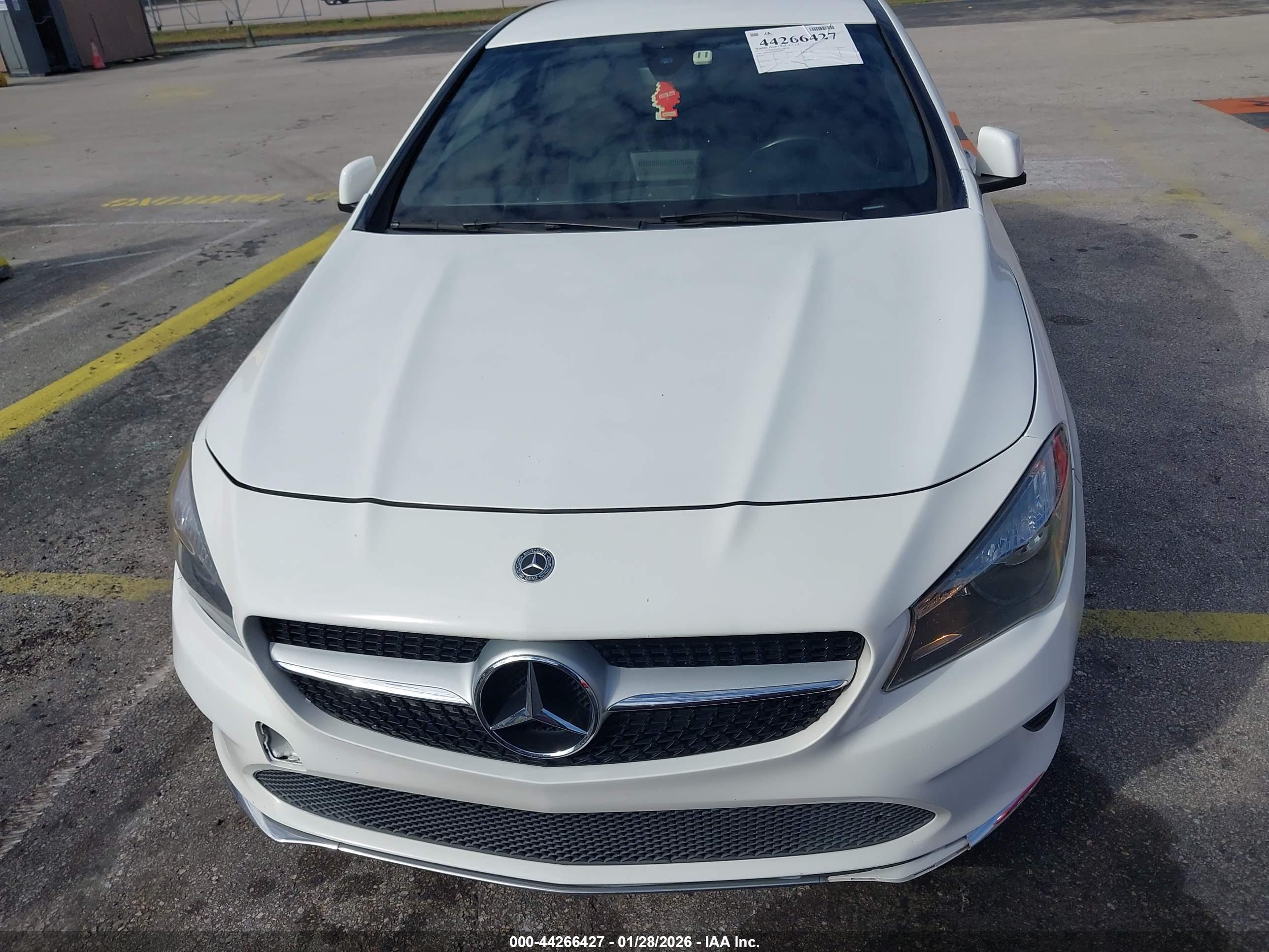 MERCEDES-BENZ CLA image 6