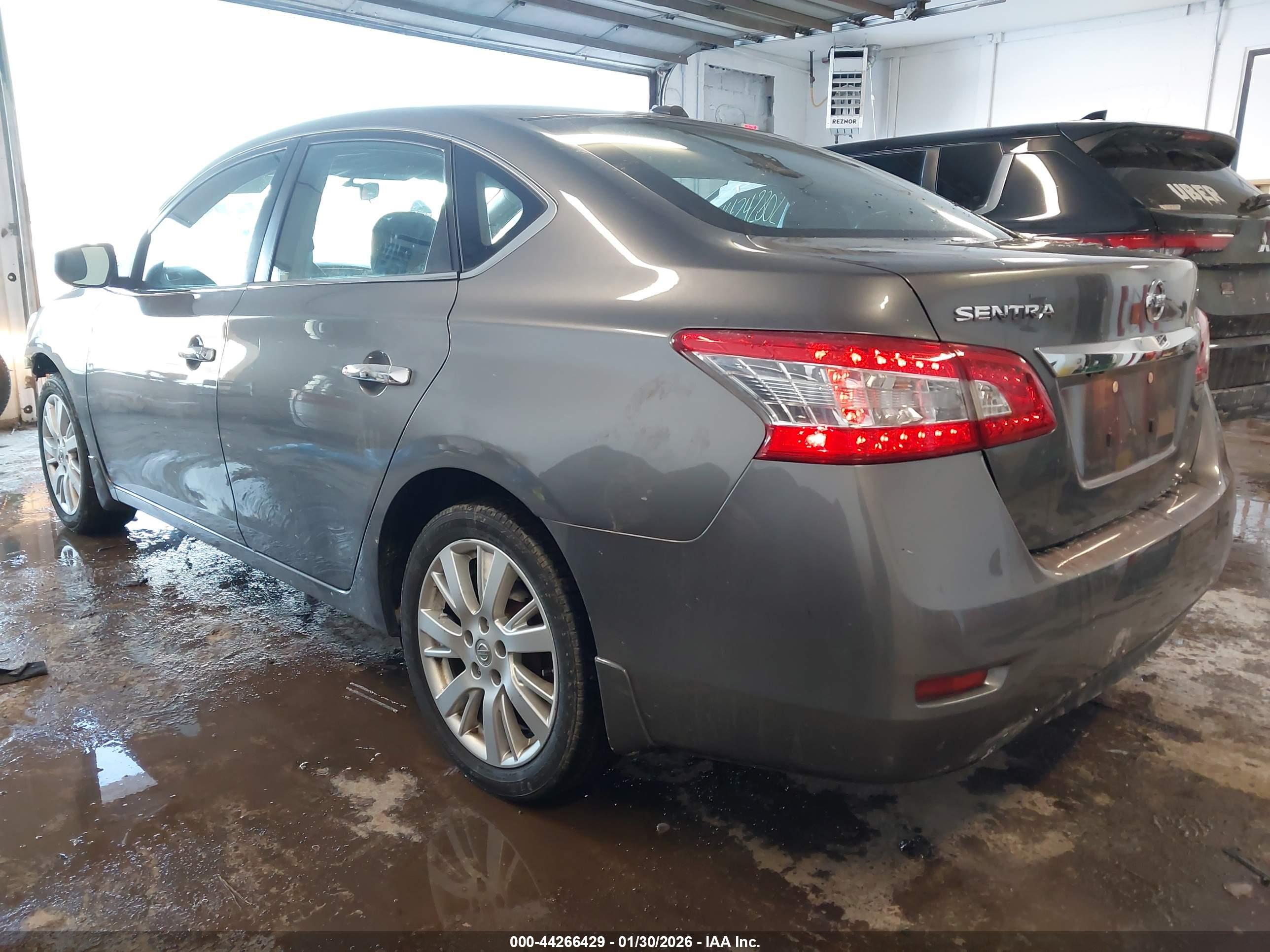 NISSAN SENTRA image 3