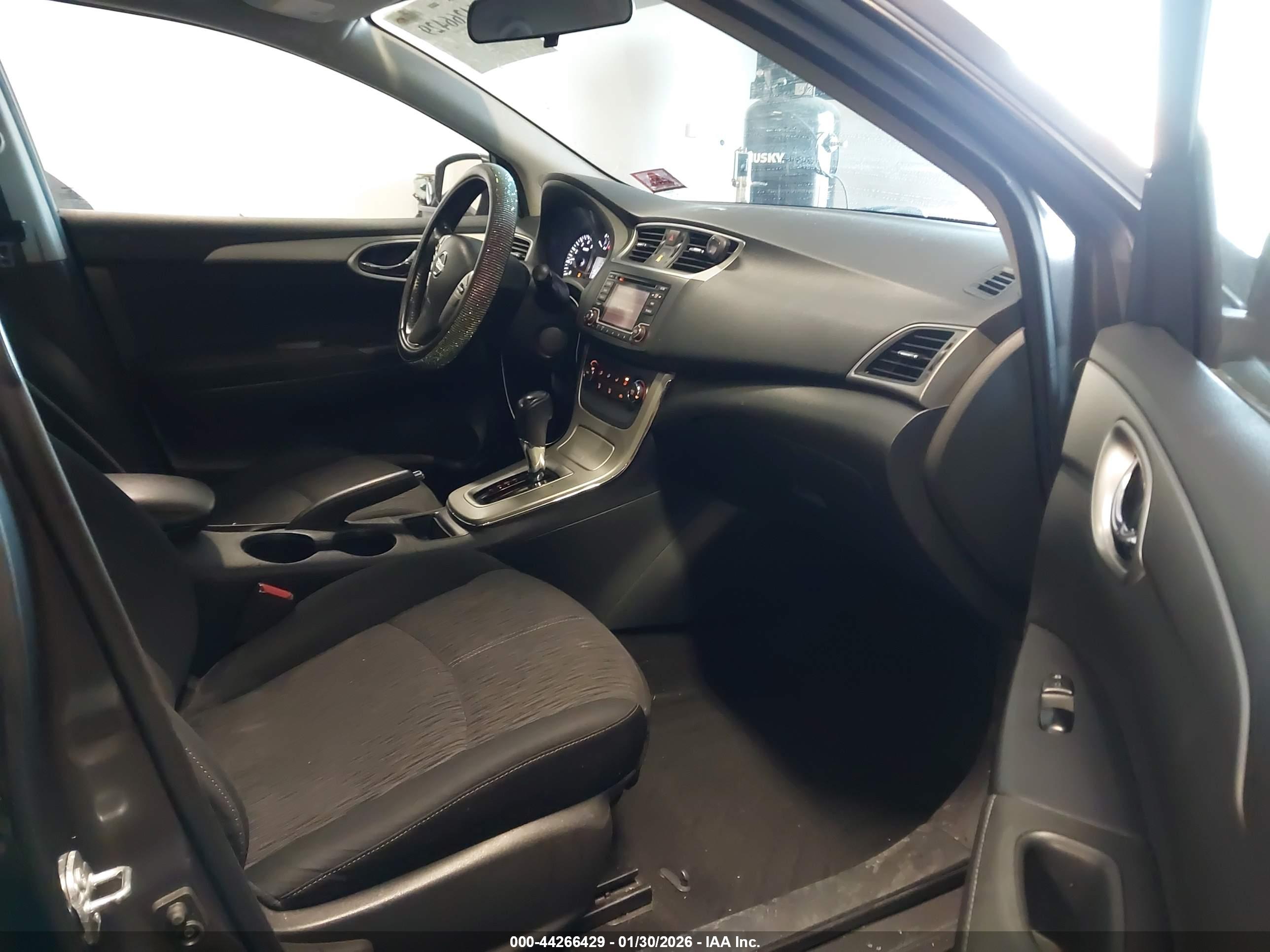 NISSAN SENTRA image 5
