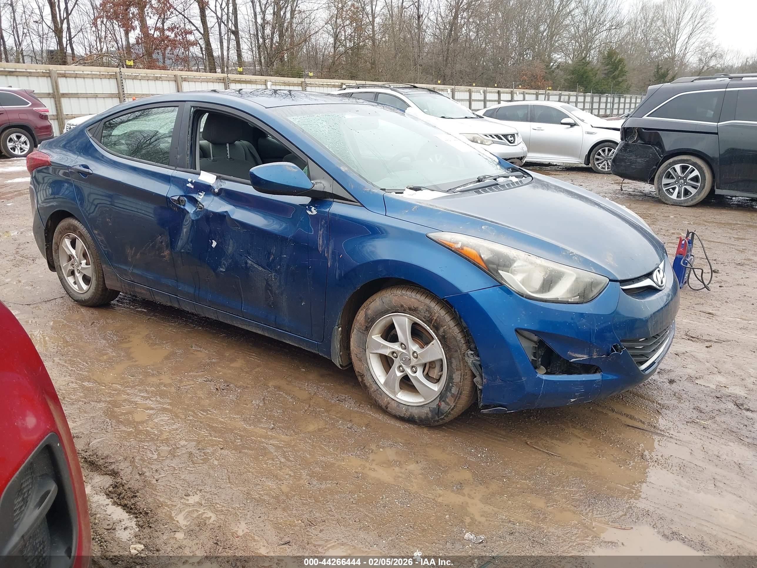 HYUNDAI ELANTRA image 6